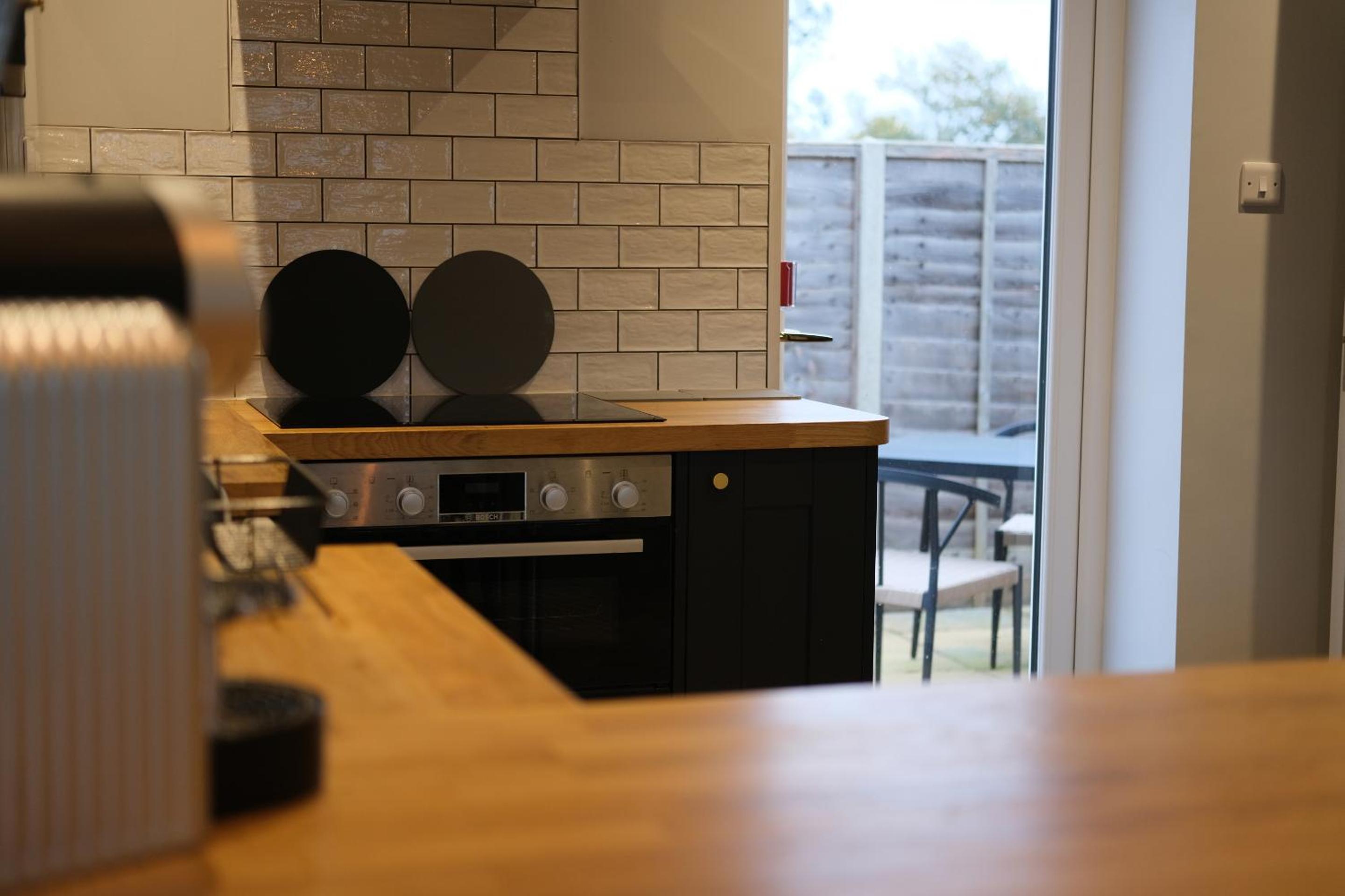 One-Bedroom House - Photo 8