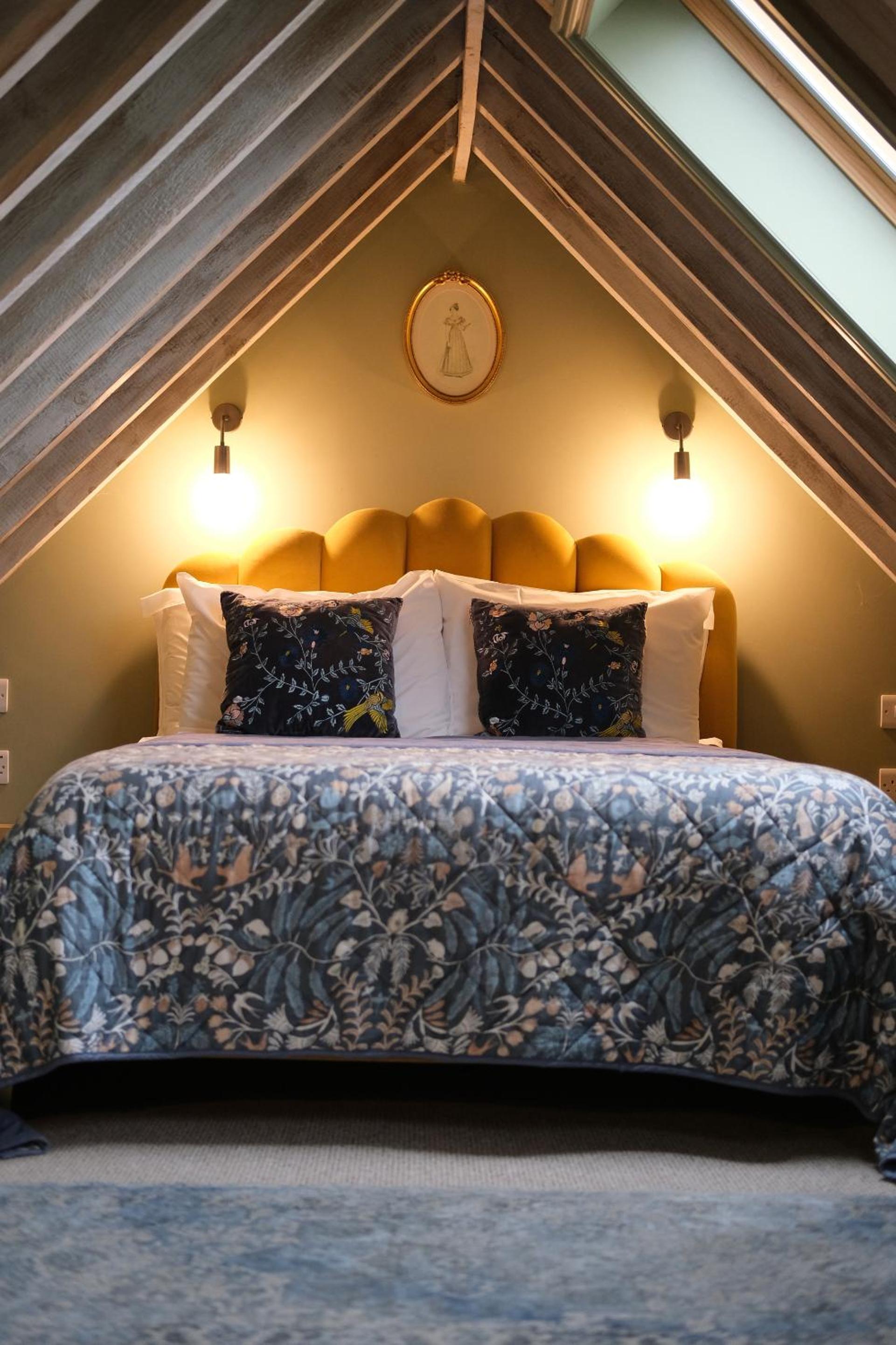 One-Bedroom House - Photo 10