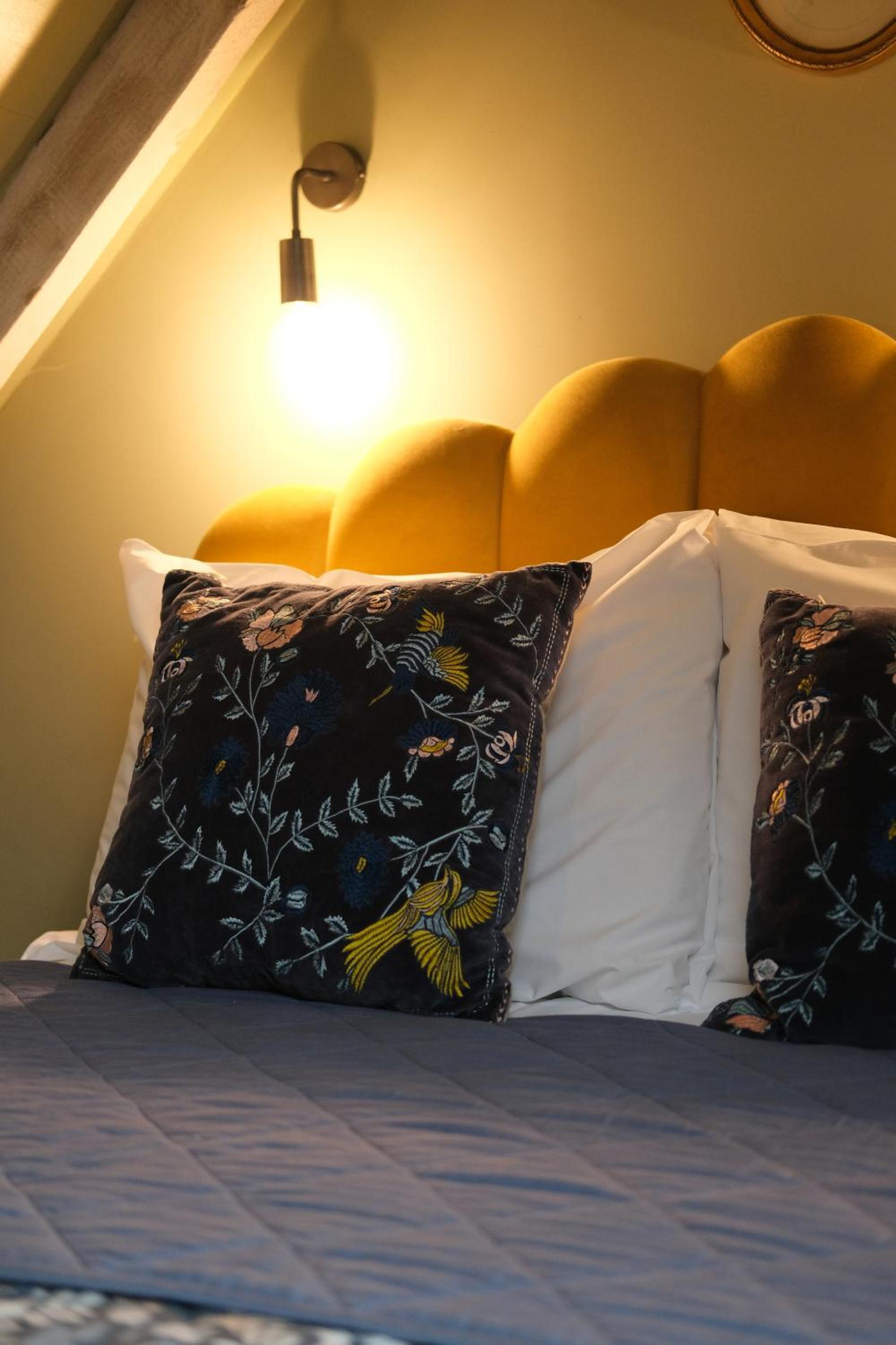 One-Bedroom House - Photo 12