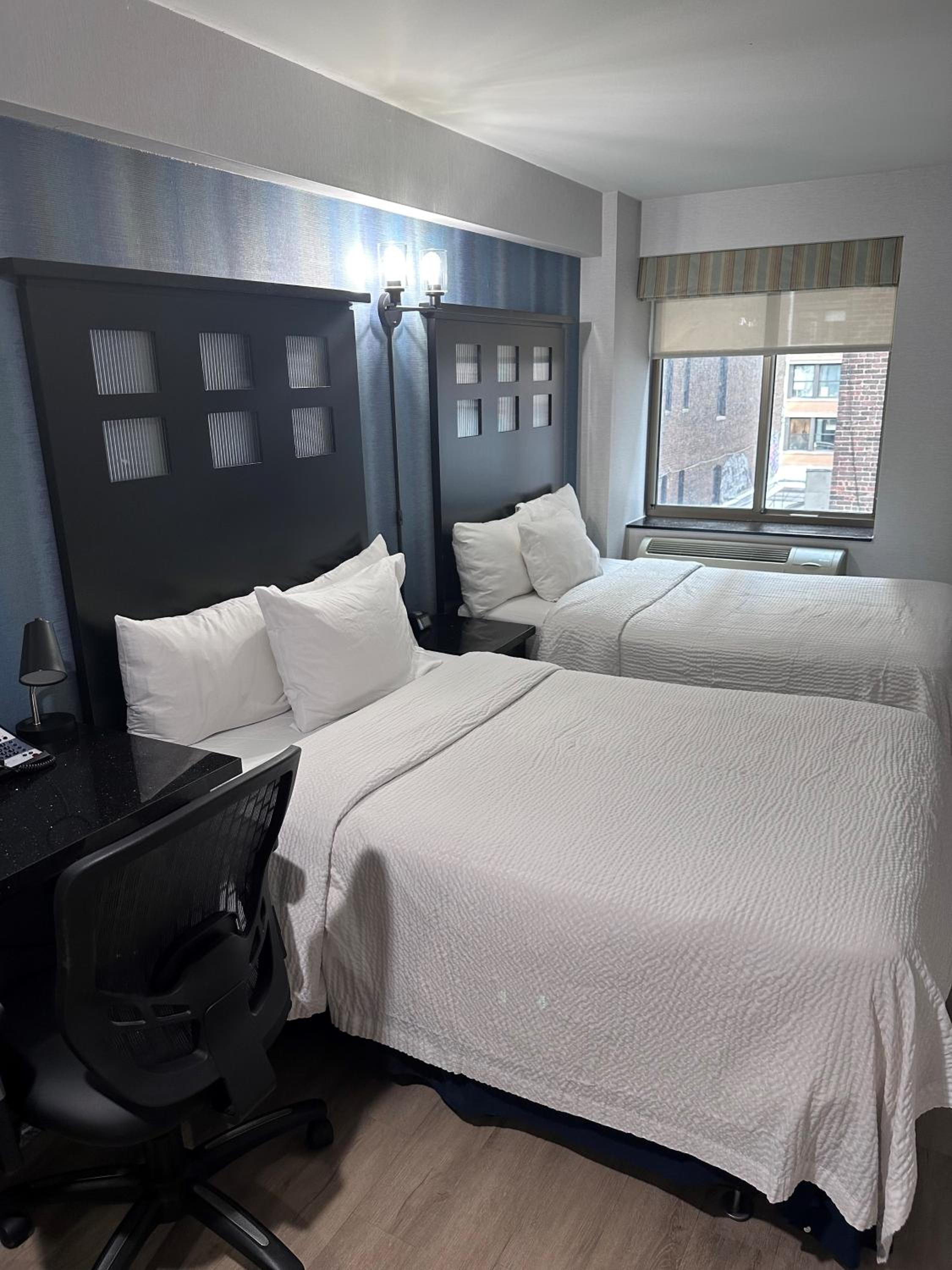 Double Room with Two Double Beds photo 2