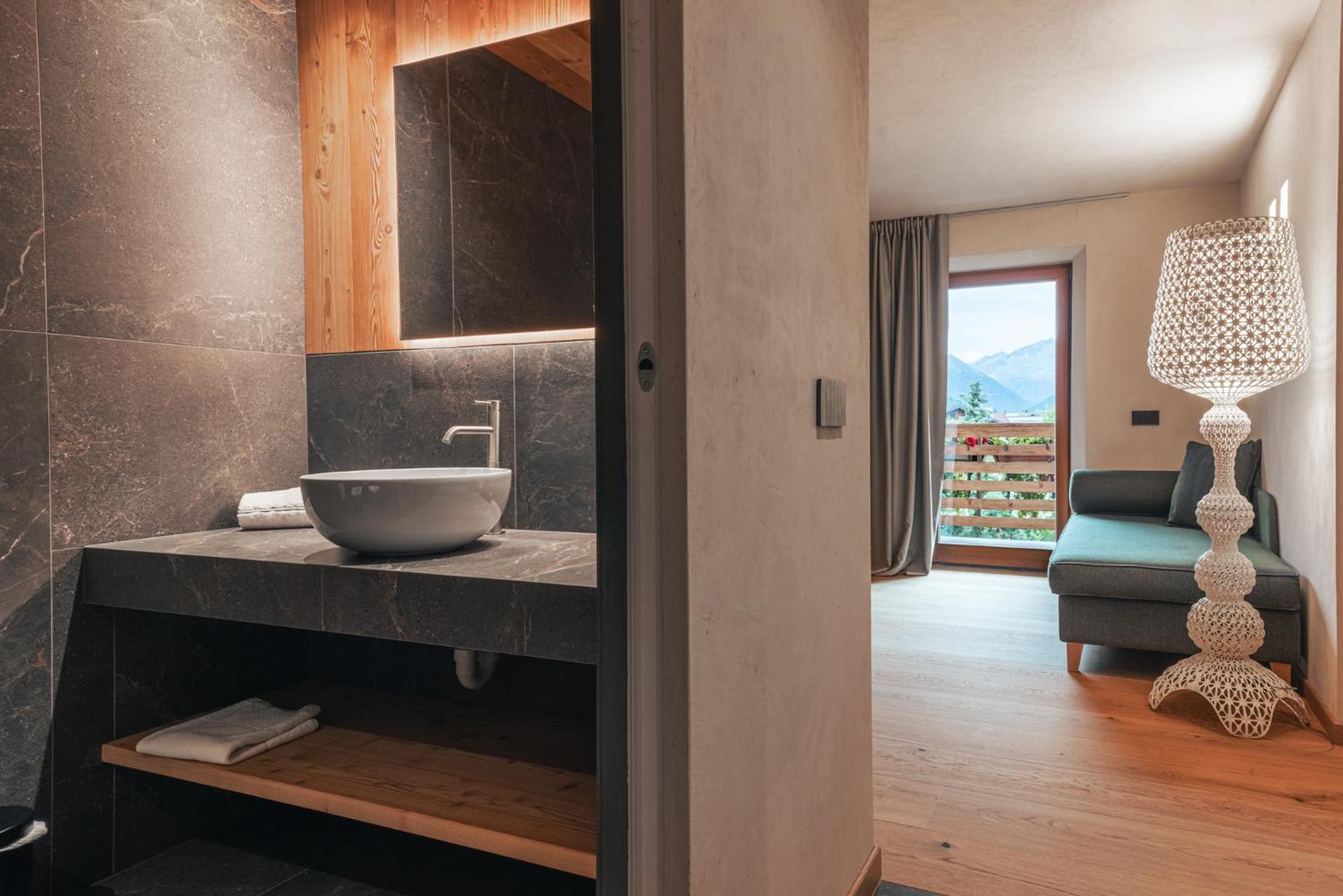 Suite with Balcony photo 3