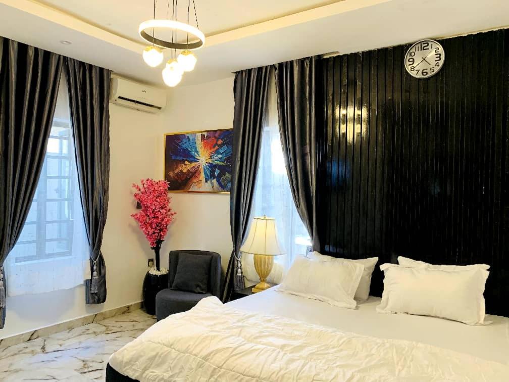 Deluxe One-Bedroom Apartment with Ocean View photo 3