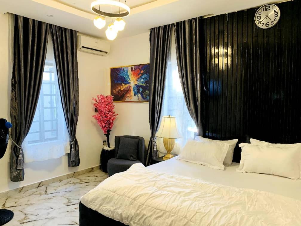 Deluxe One-Bedroom Apartment with Ocean View photo 1