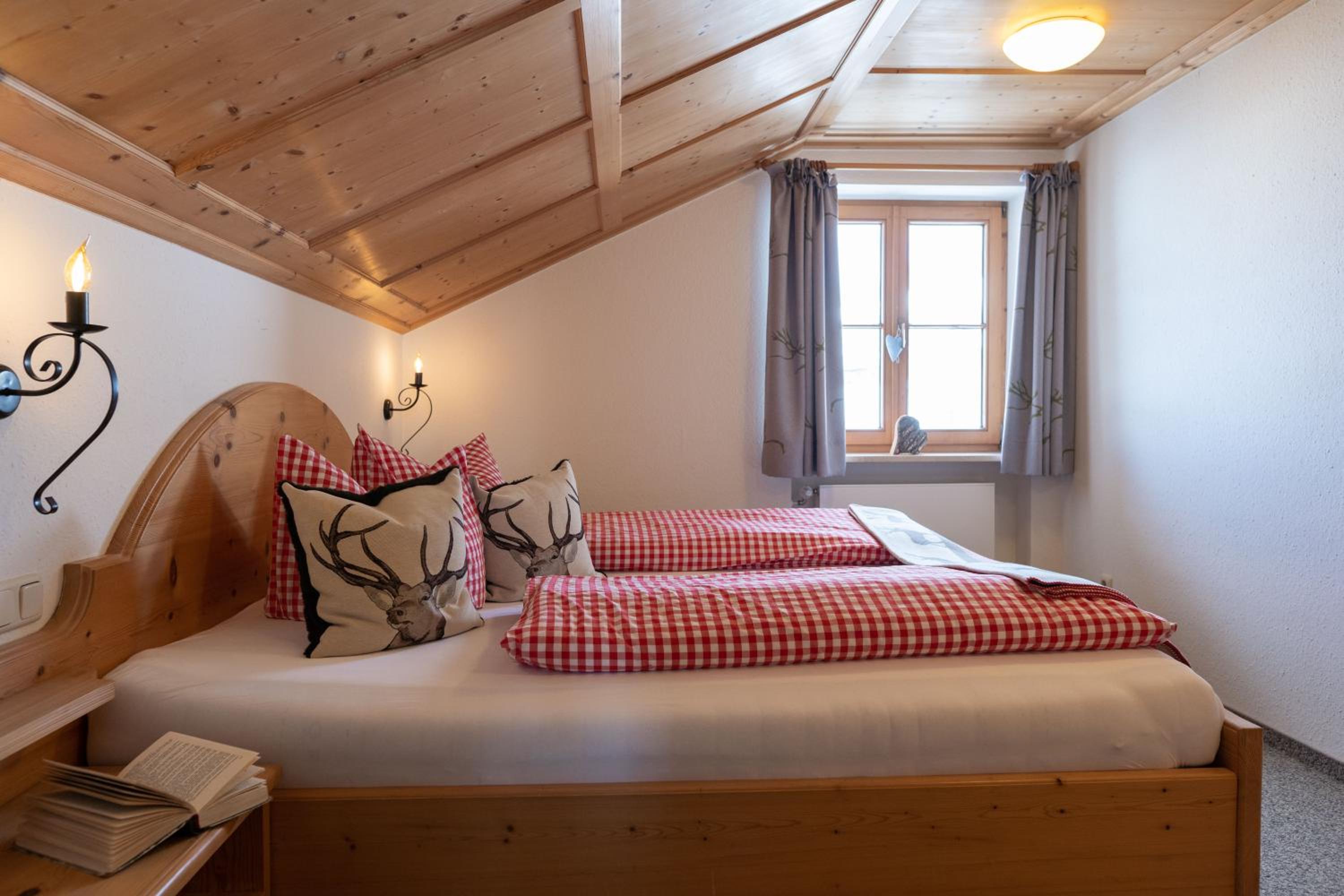 Two-Bedroom Apartment with Balcony photo 1