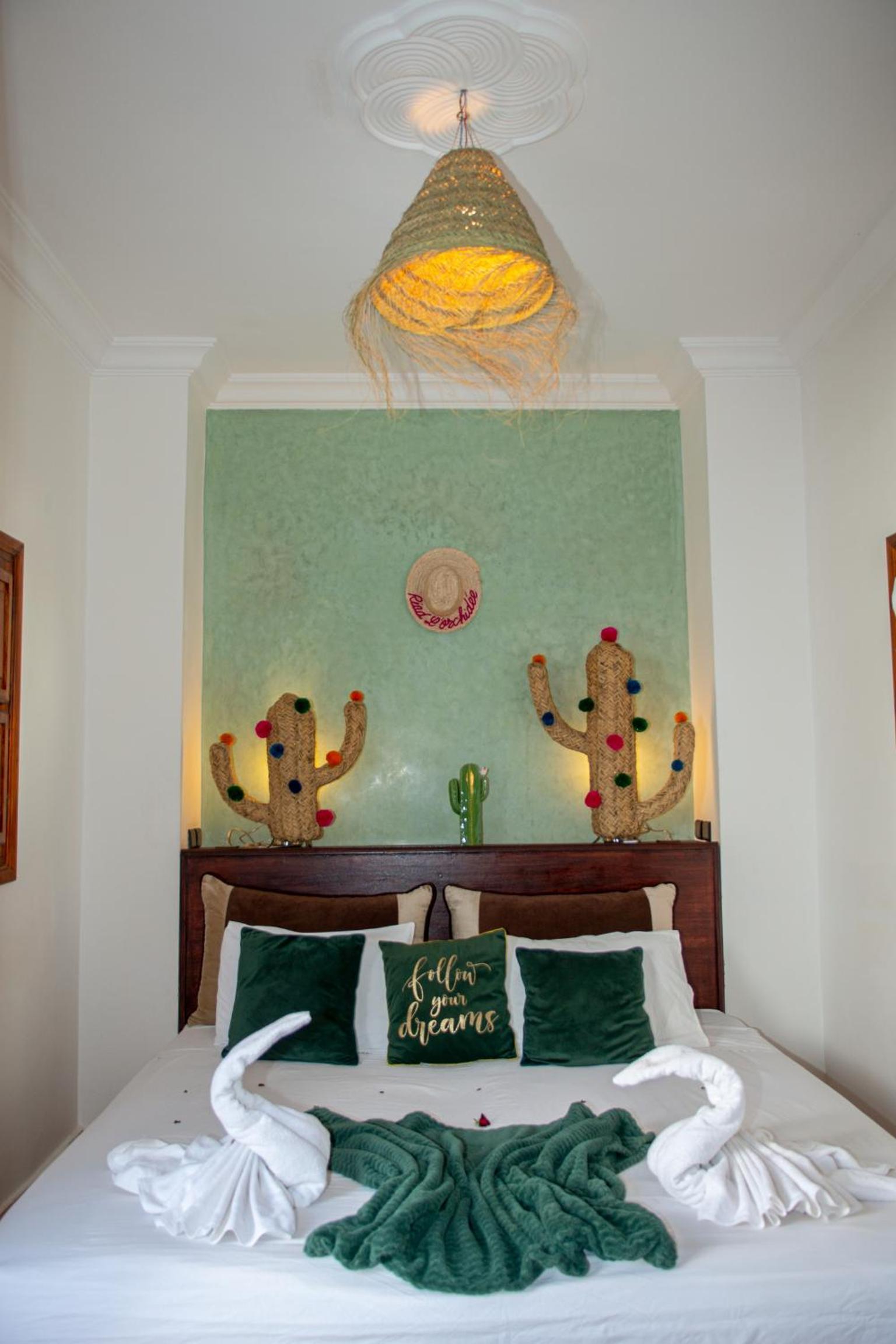 Deluxe Double or Twin Room - Photo 5