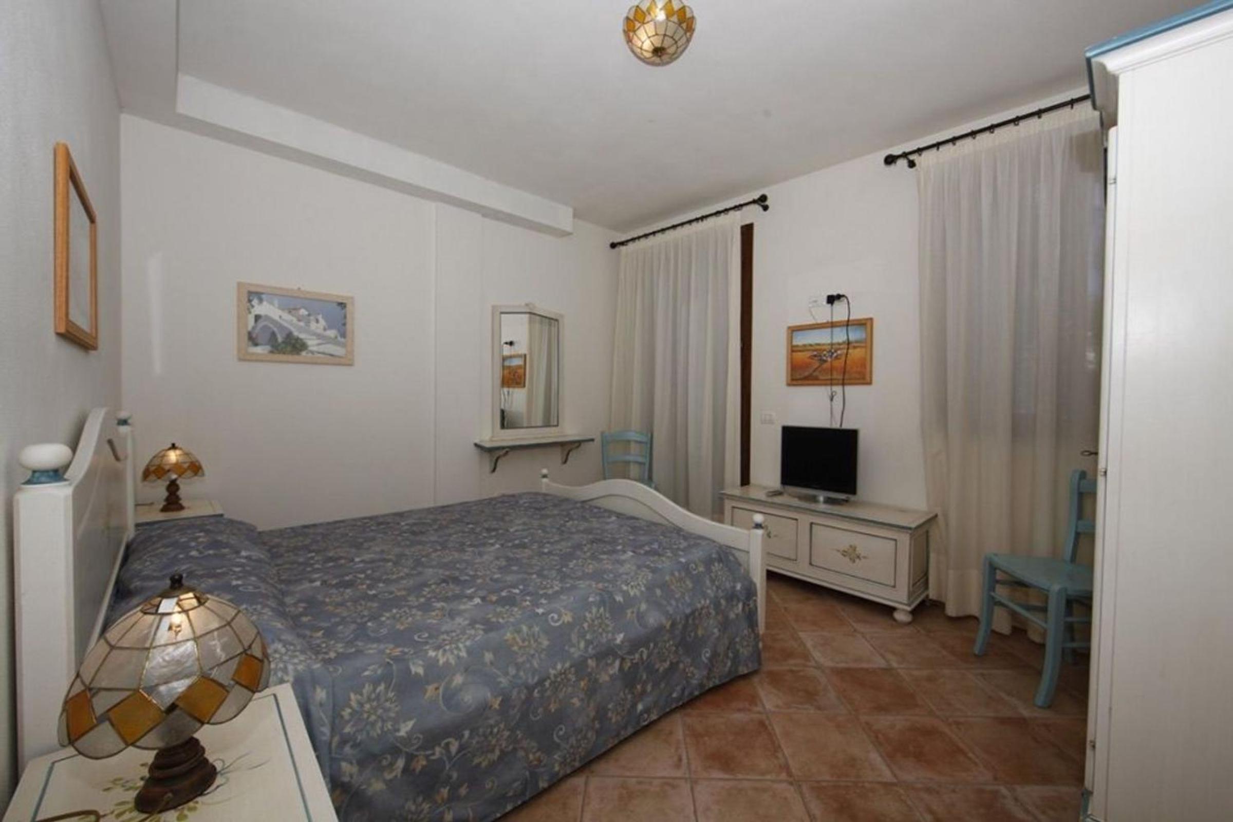 One-Bedroom Apartment with Garden View