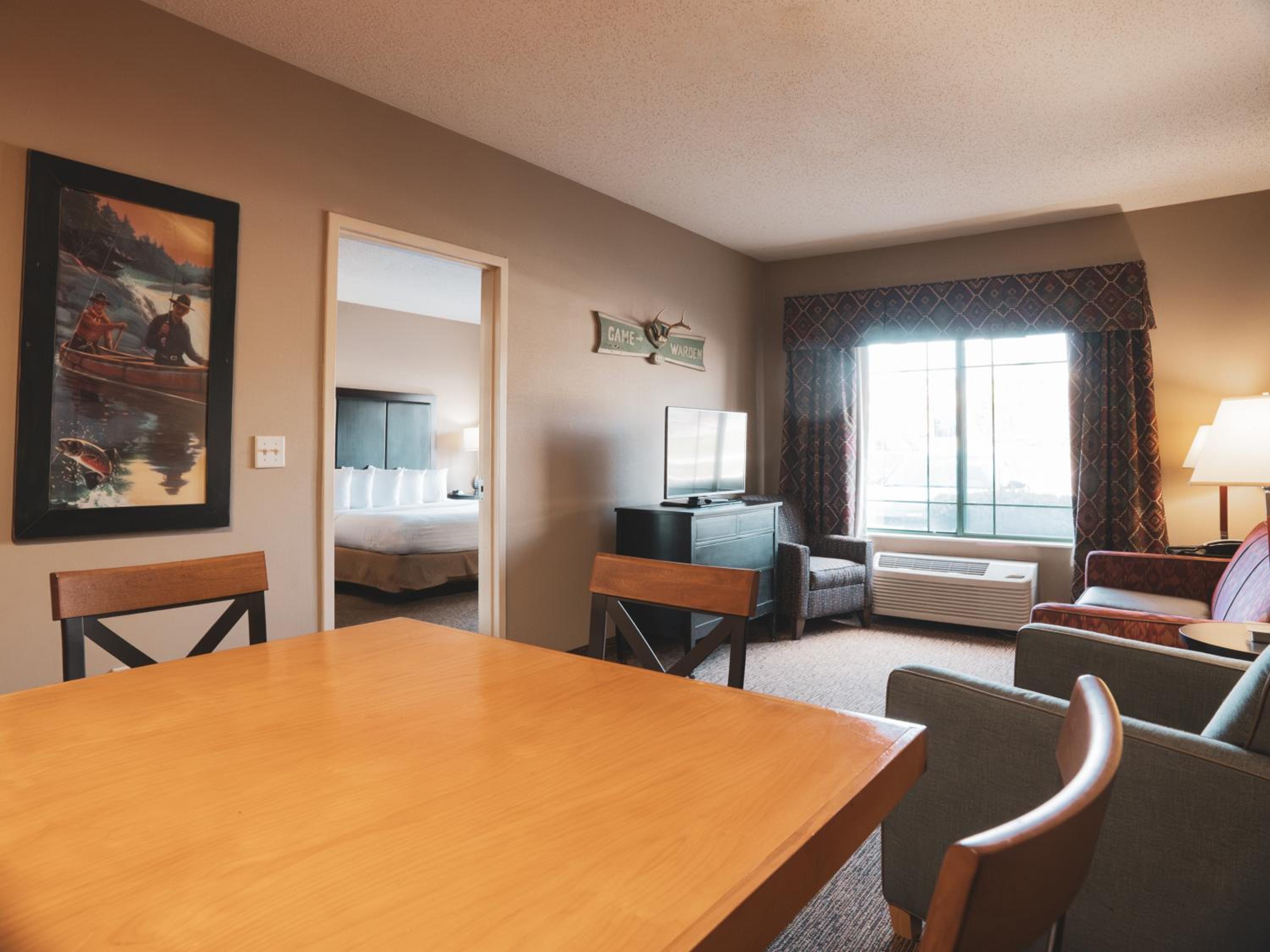 Deluxe King Suite - Photo 1
