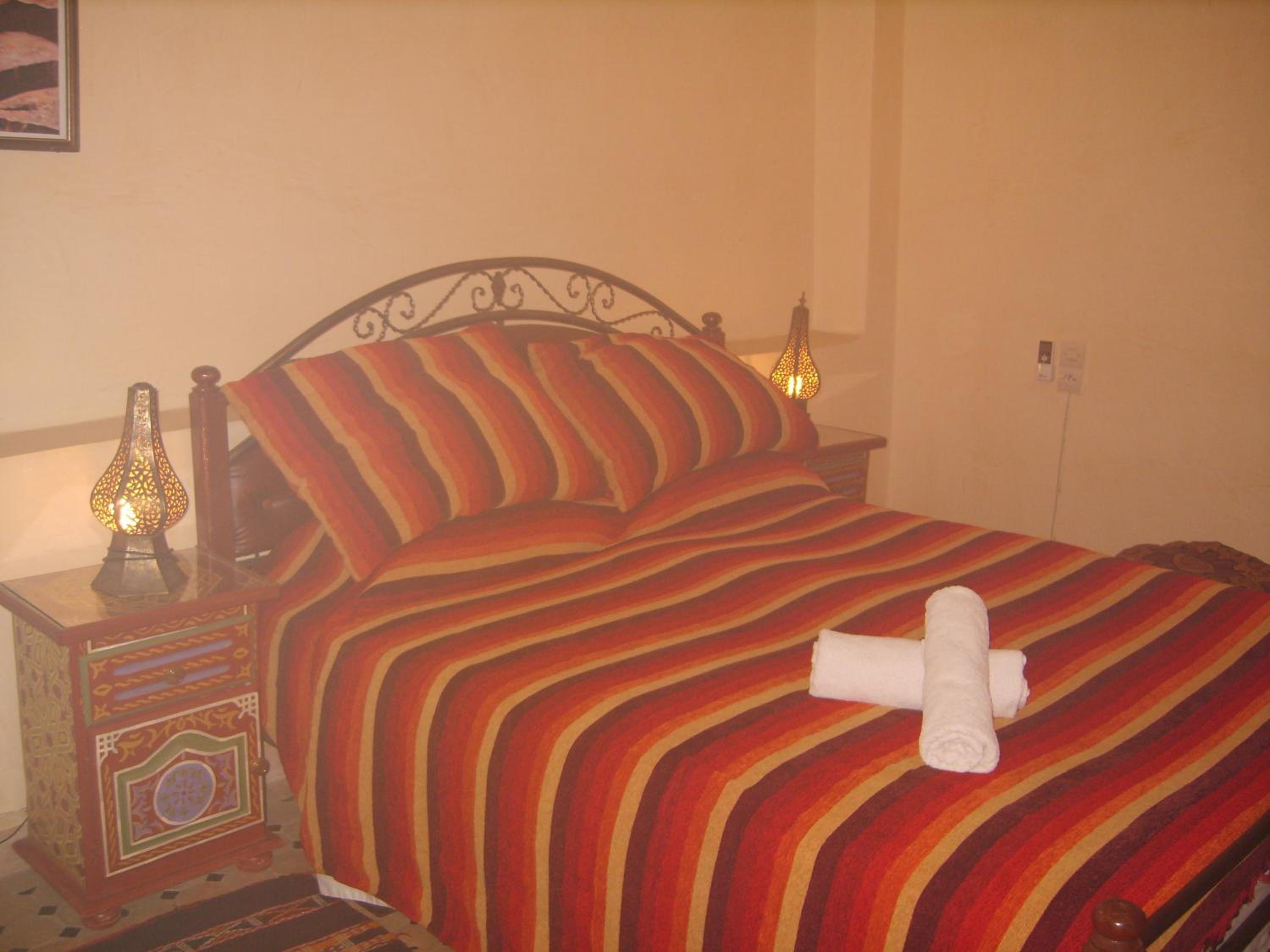 Yellow Room - Photo 6