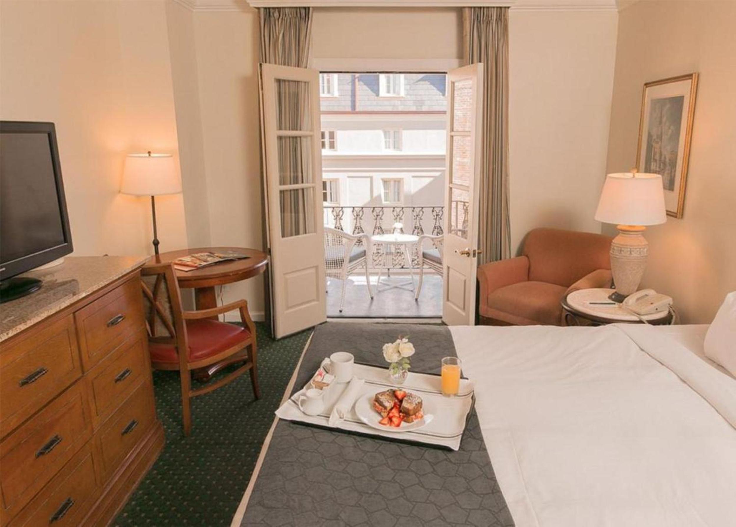King Room with Balcony photo 2