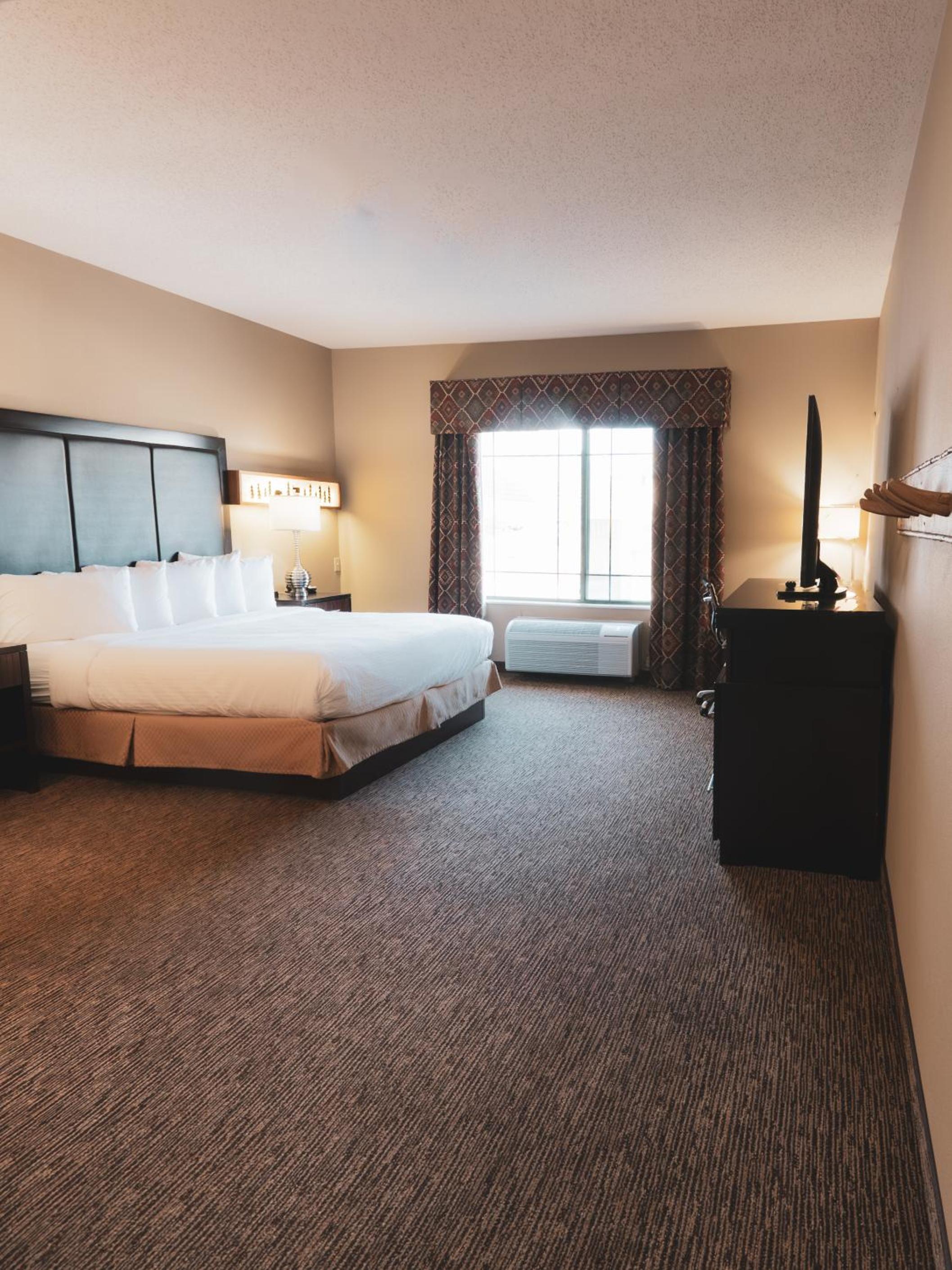 King Suite - Photo 2