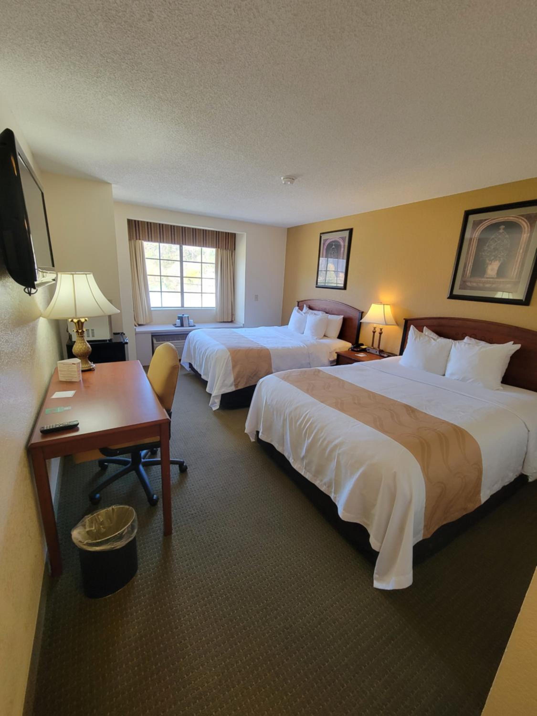 Quadruple Room with Two Queen Beds - Smoking/Pet Friendly photo 3