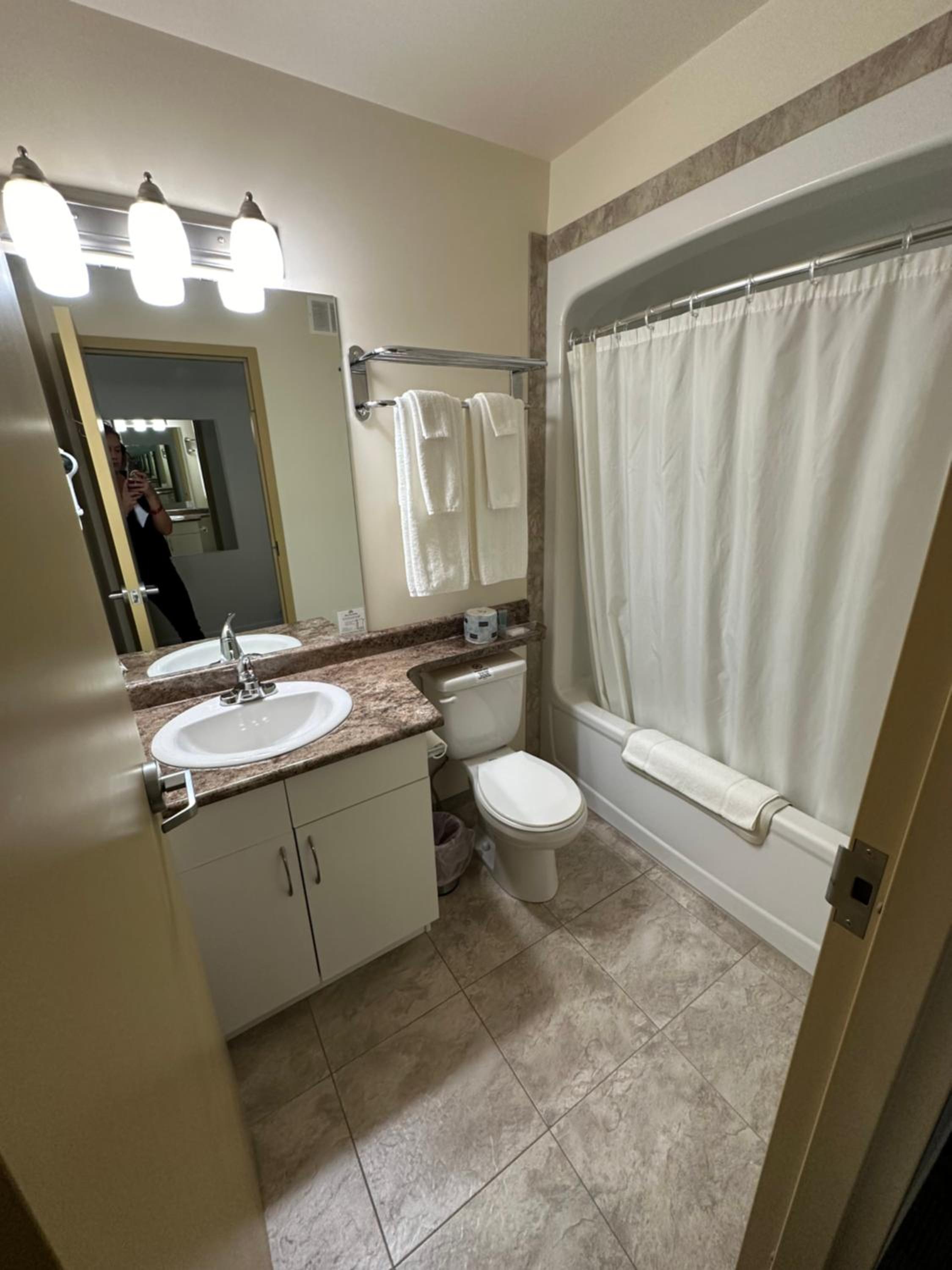 Queen Room - Photo 2