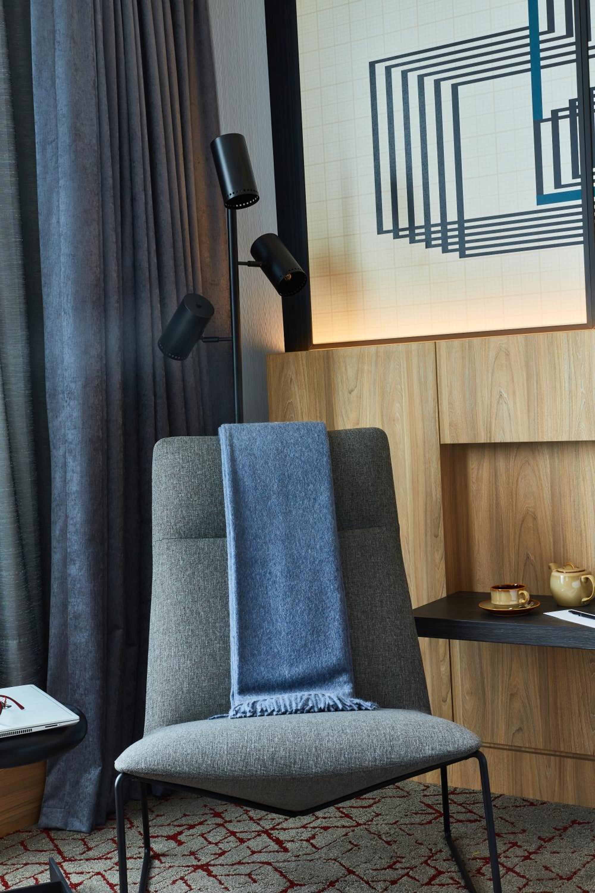 Deluxe King Room - Photo 5