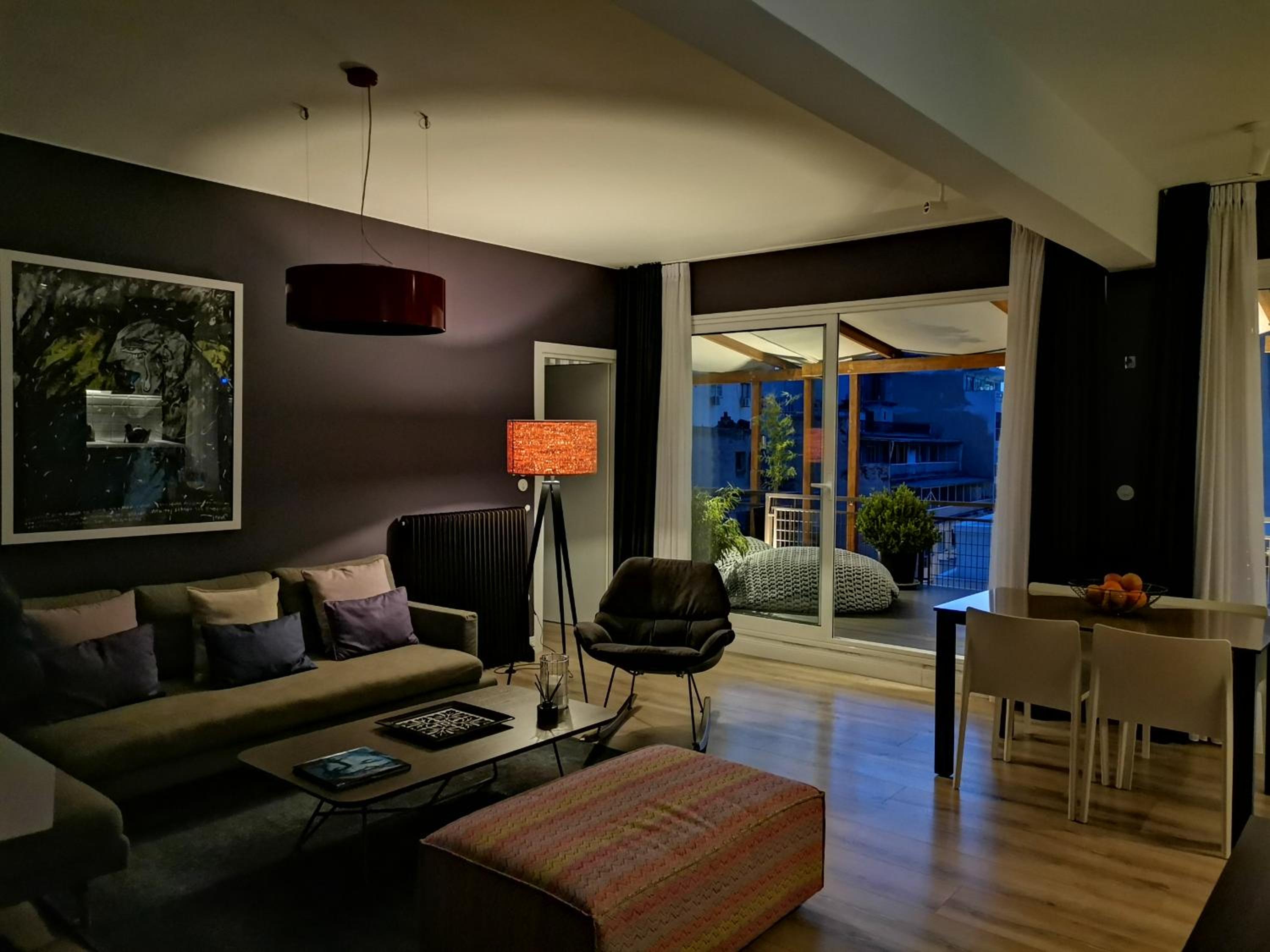 One-Bedroom Apartment
