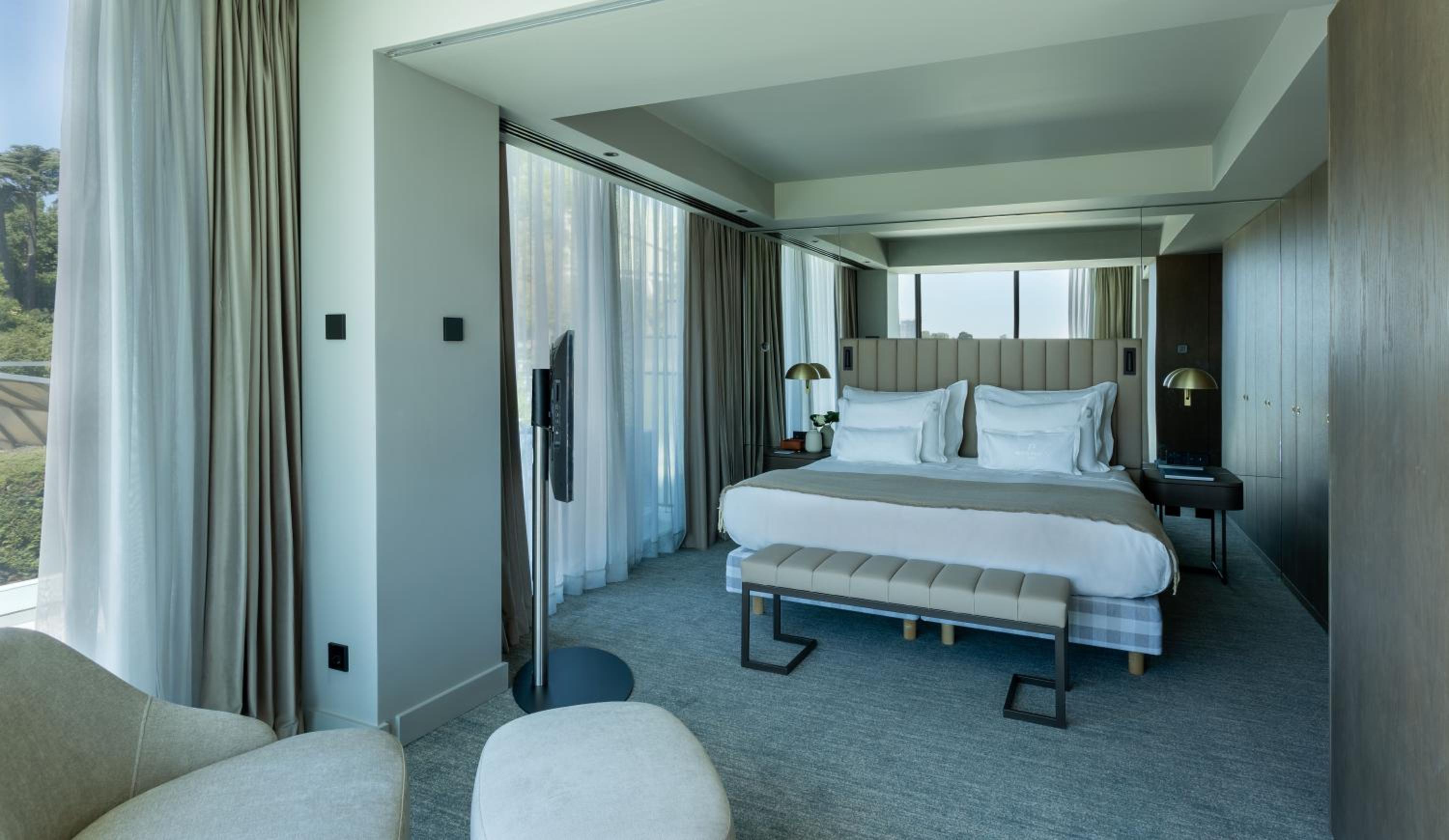 Penthouse Suite thumbnail 6