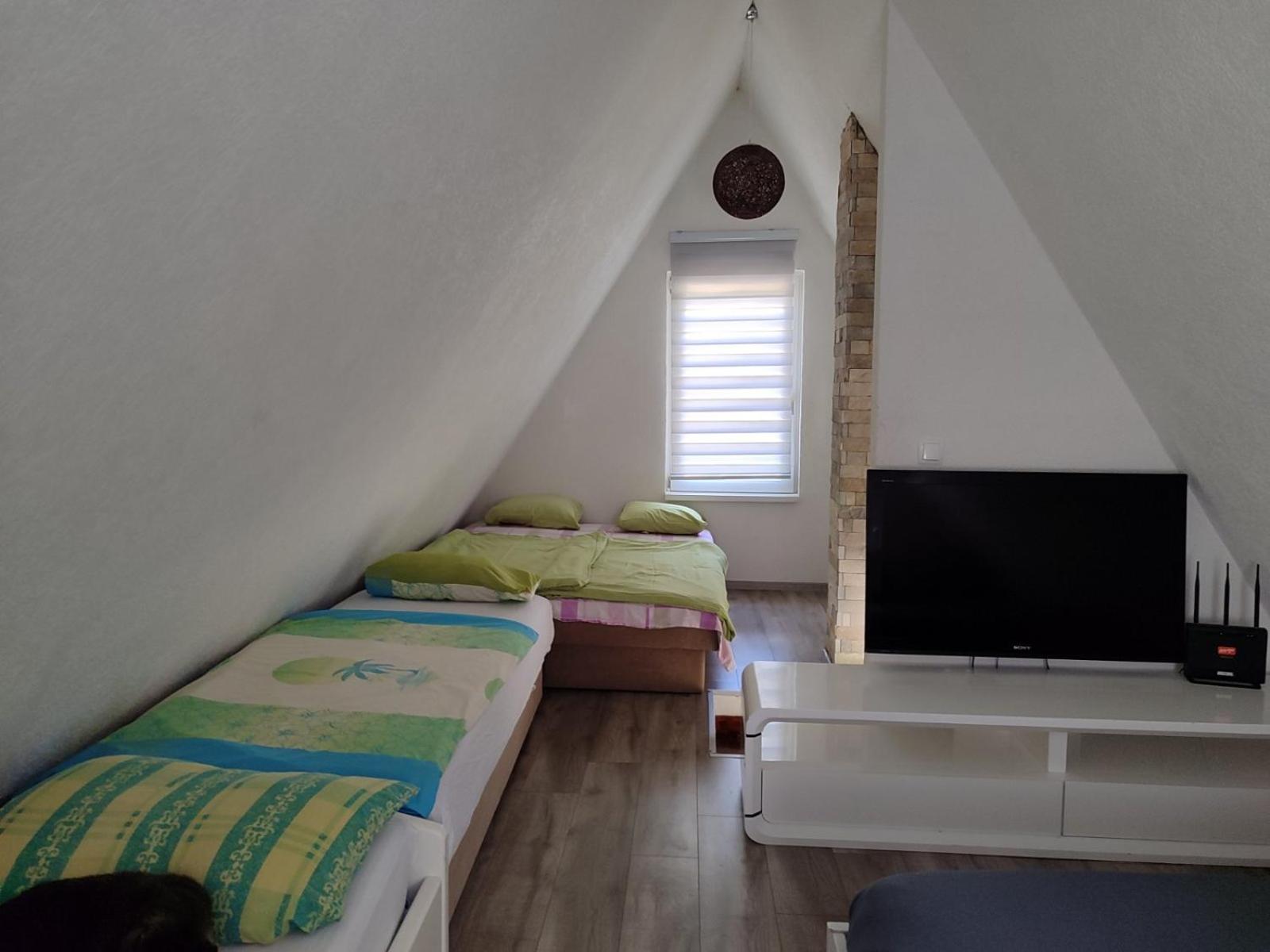 One-Bedroom House photo 1