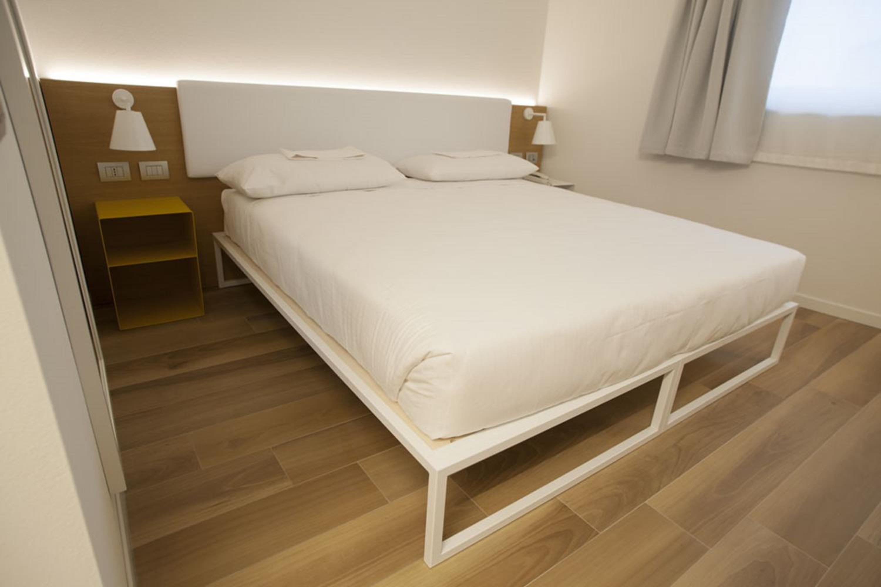 Superior Double or Twin Room - Photo 15