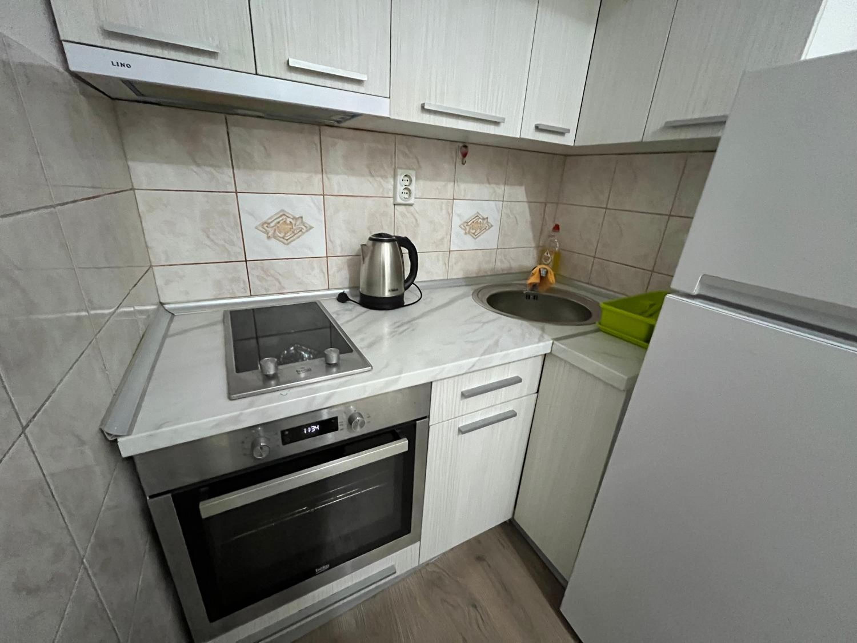 One-Bedroom Apartment - Photo 8