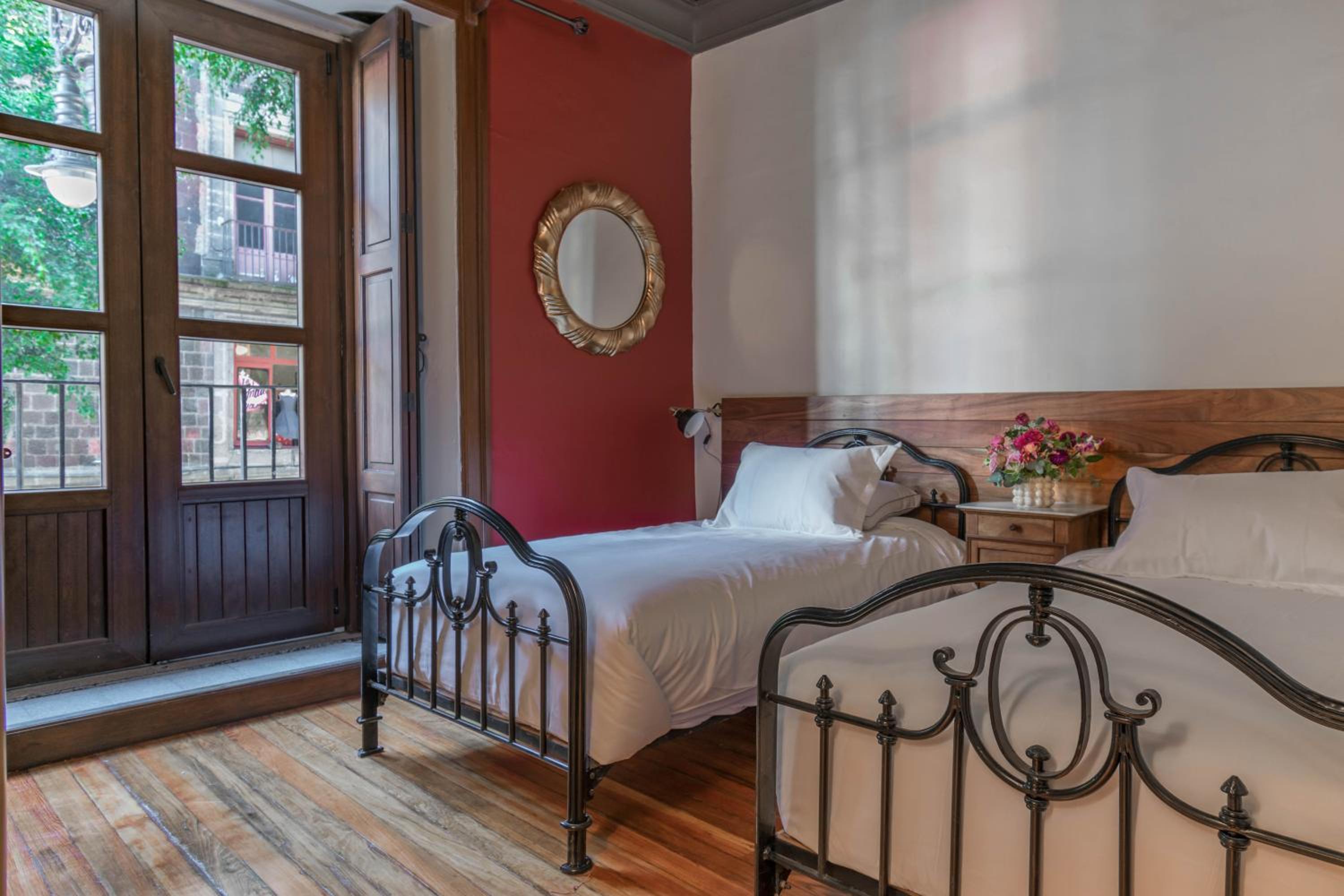 Suite with City View photo 1
