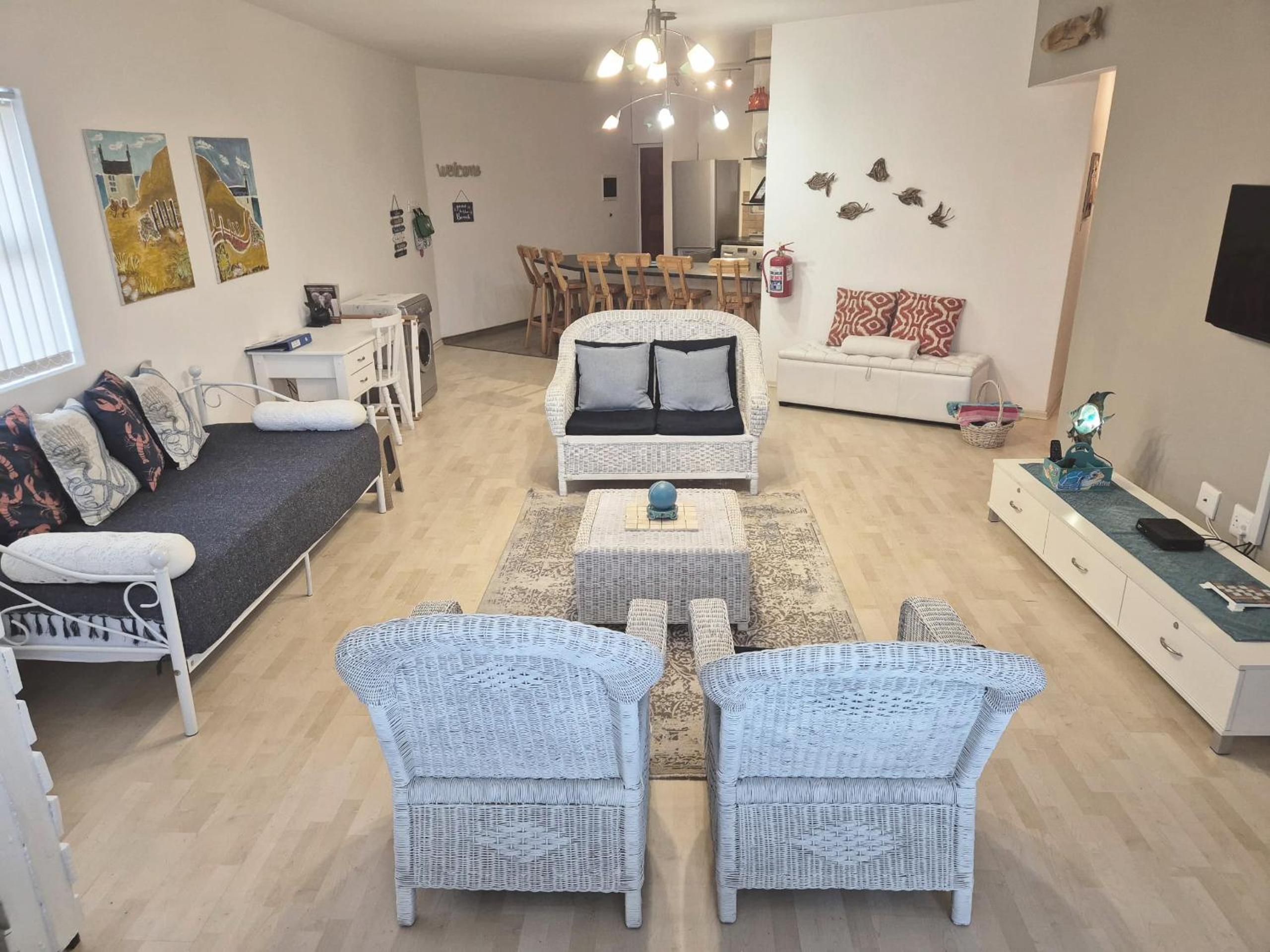 Three-Bedroom Apartment photo 1