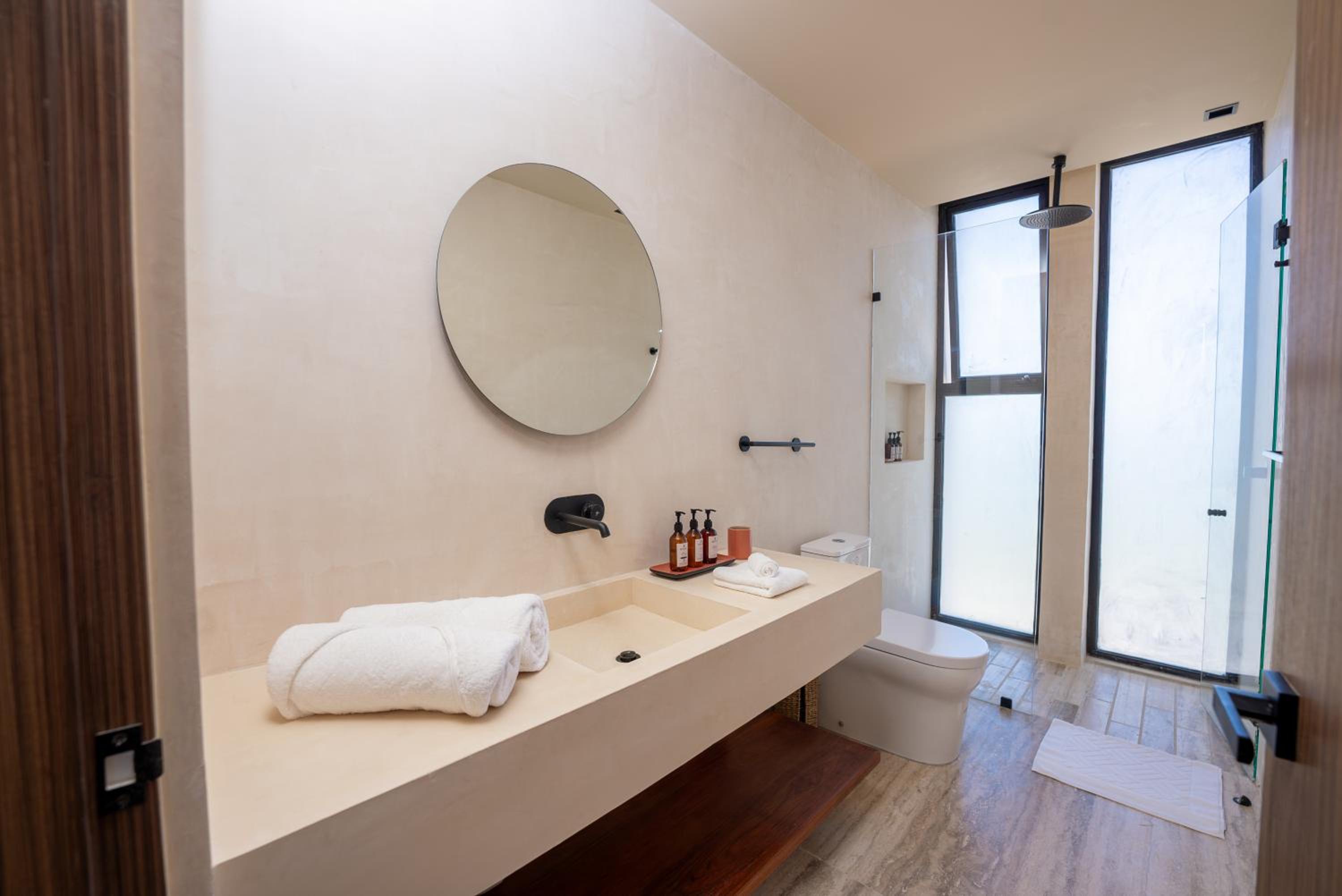 Two-Bedroom Apartment With Partial Ocean View - Photo 11