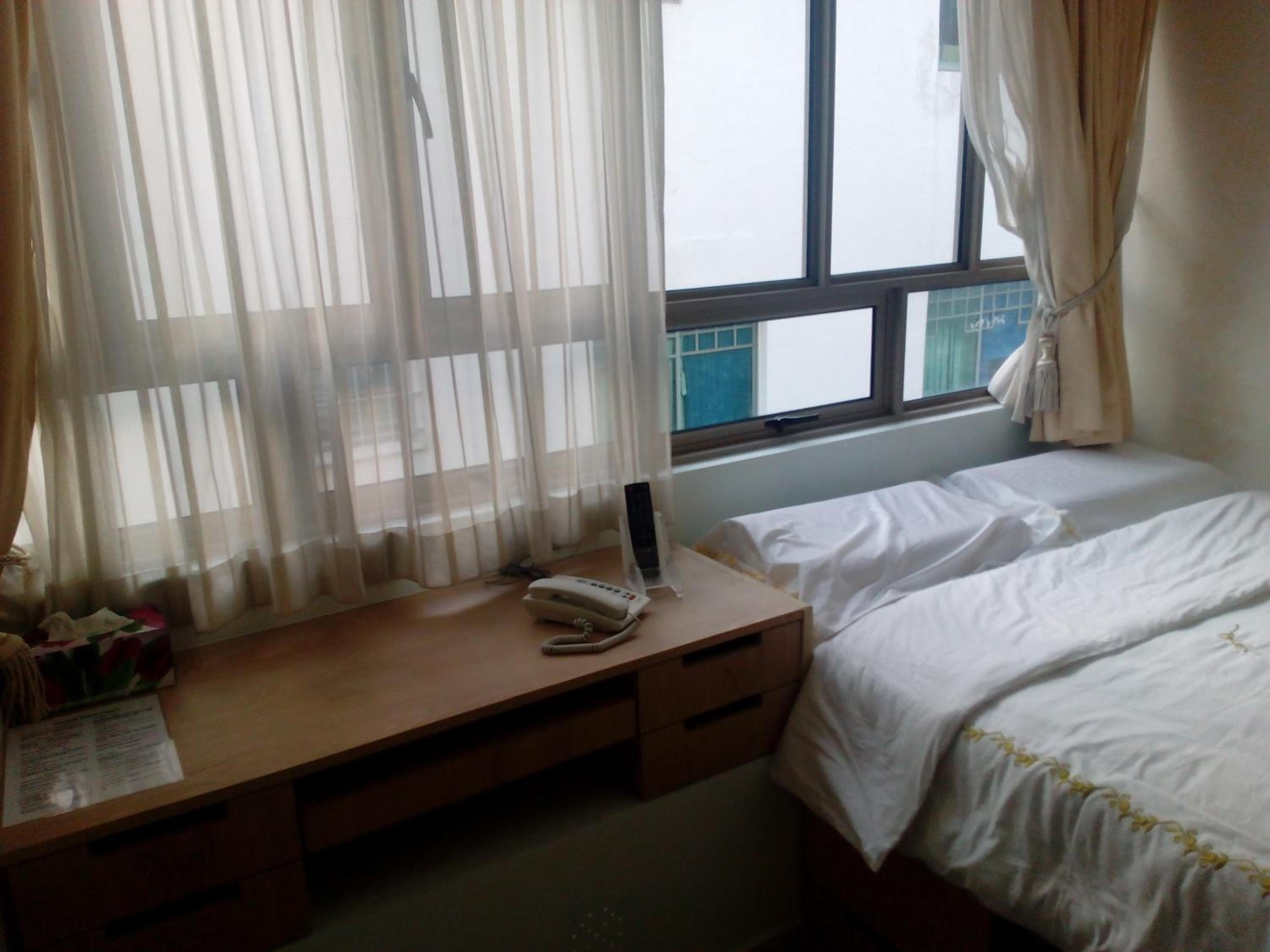 Standard Queen Room photo 3