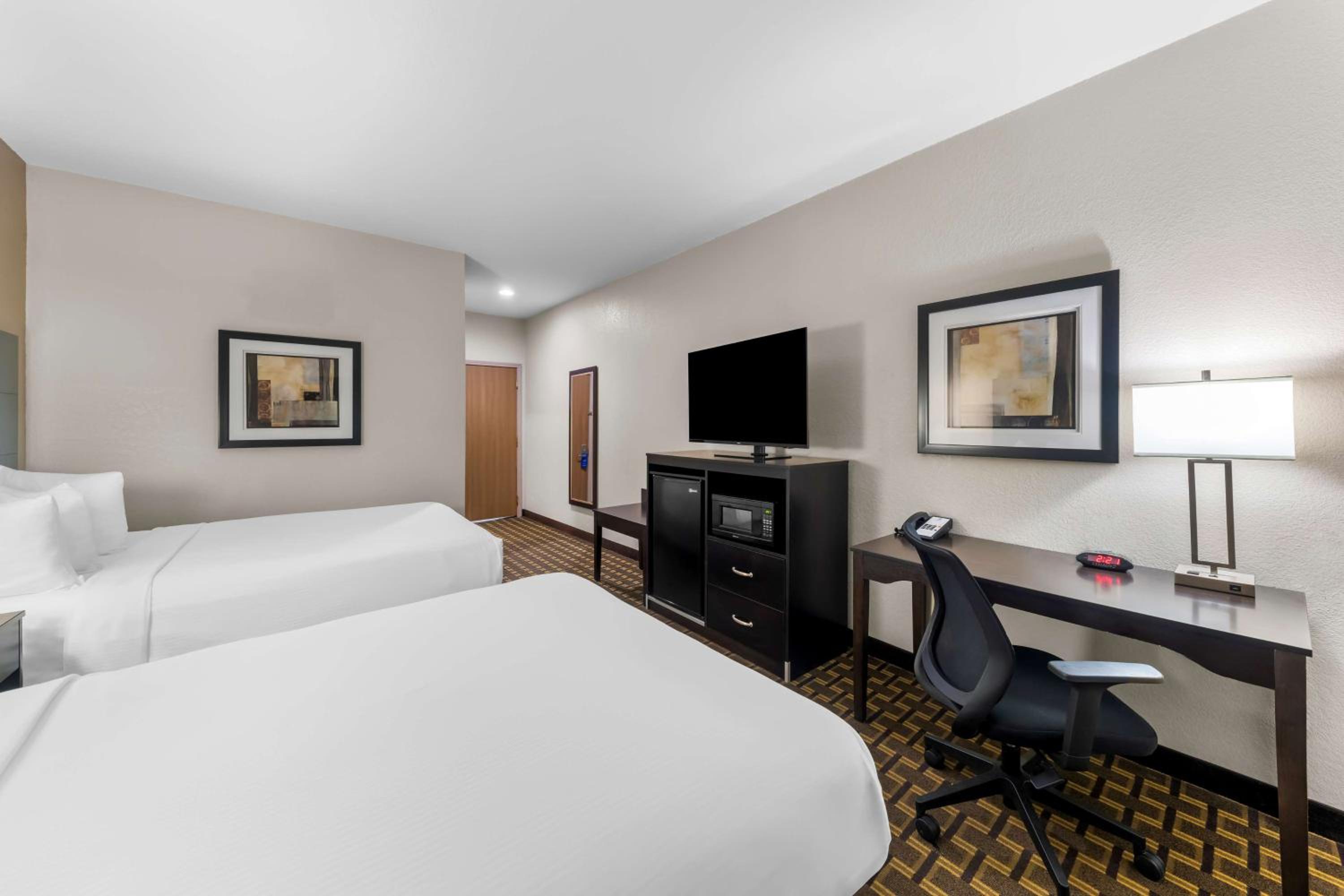 Double Room with Two Double Beds - Non-Smoking - Photo 3