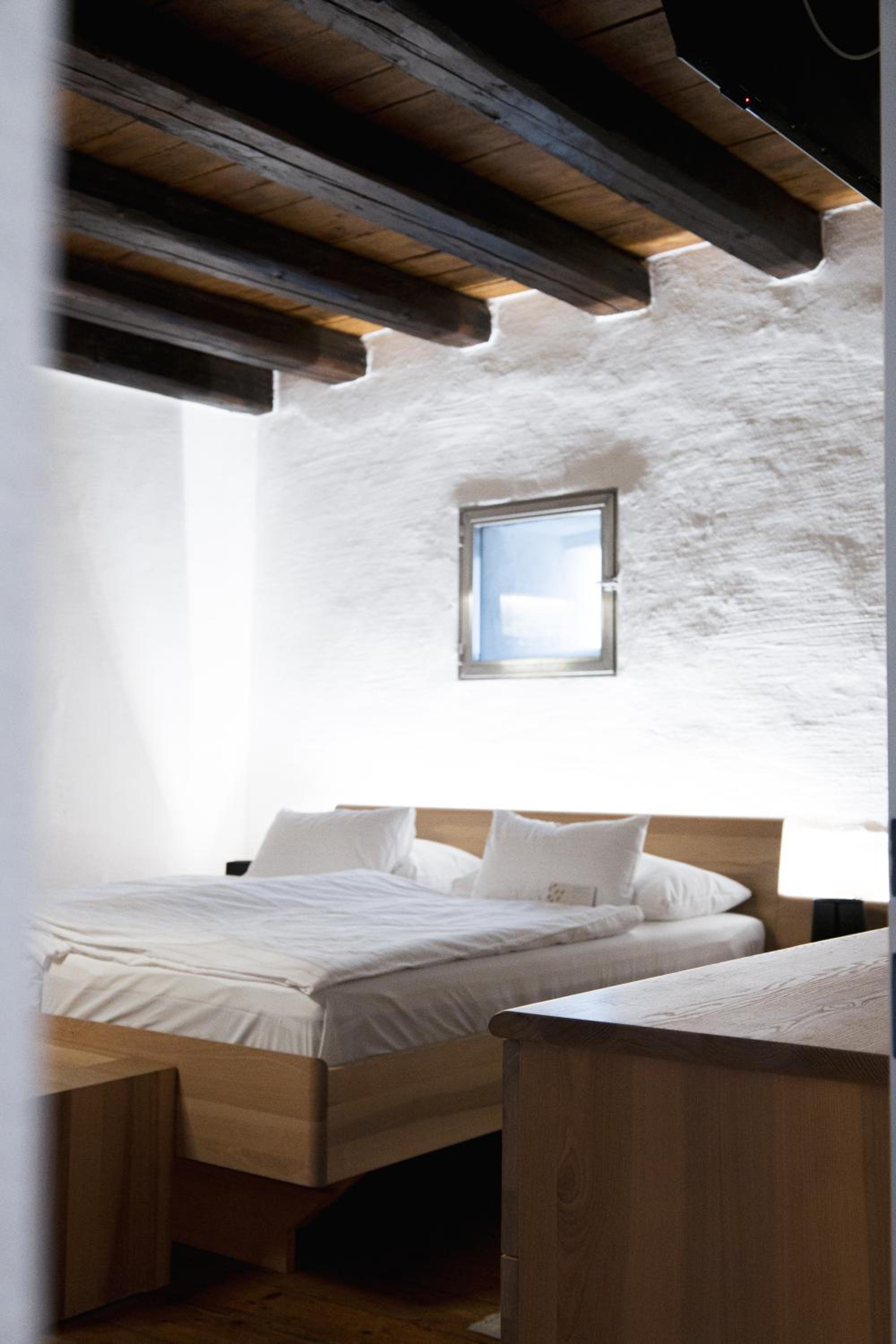 Large Double Room - Photo 8