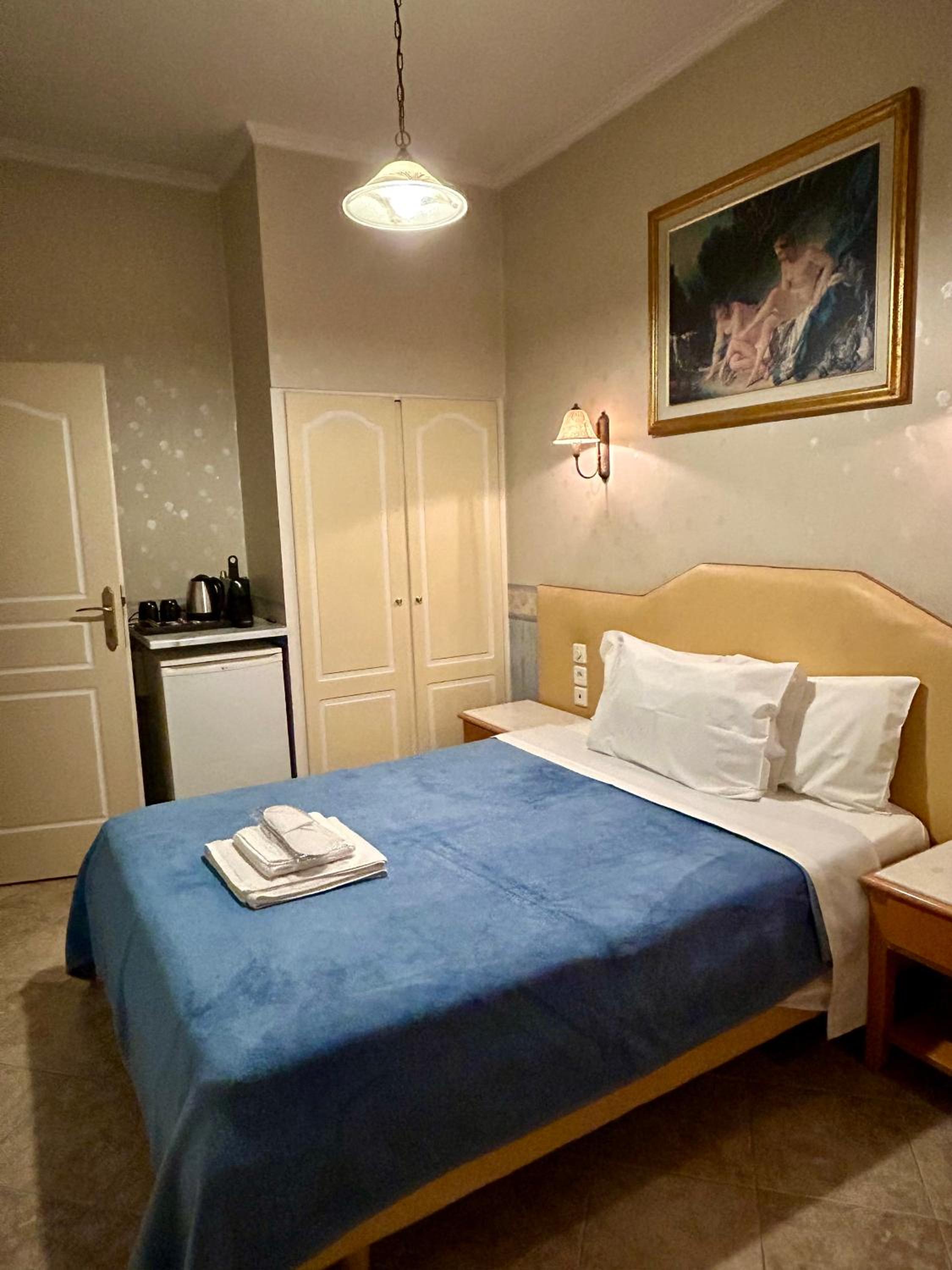 Deluxe Single Room With Balcony photo 2