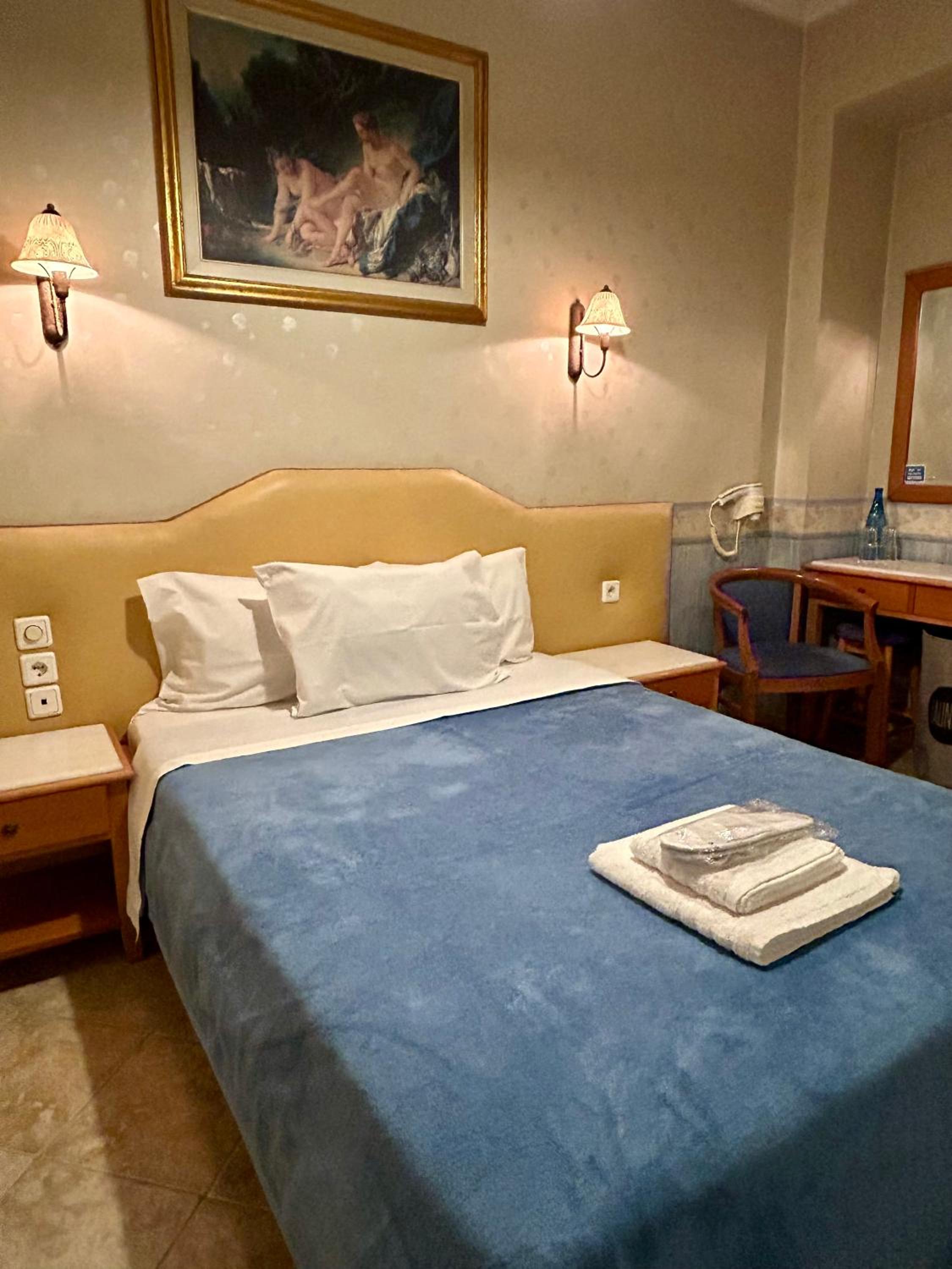 Deluxe Single Room With Balcony photo 3