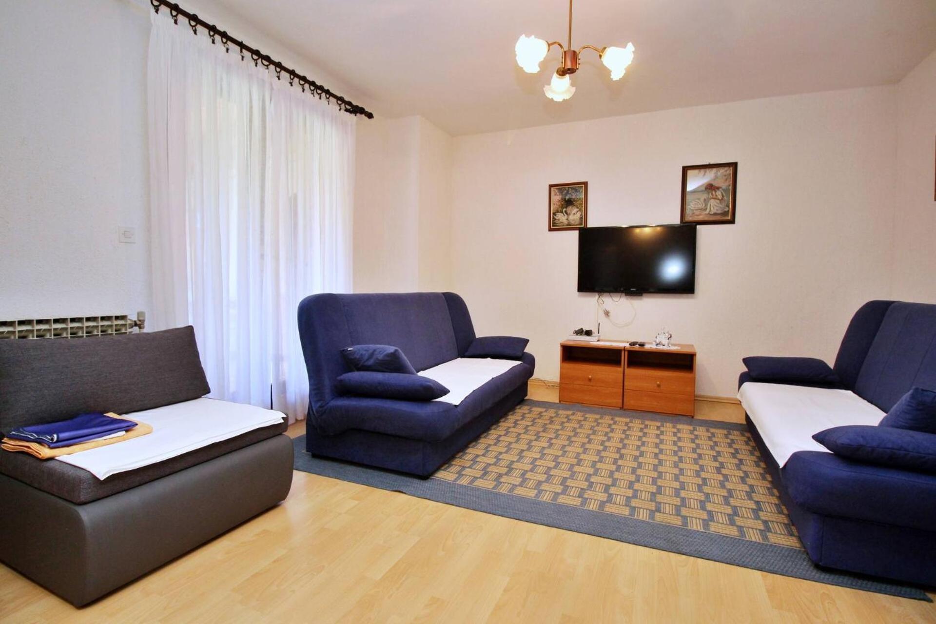 Apartment photo 1