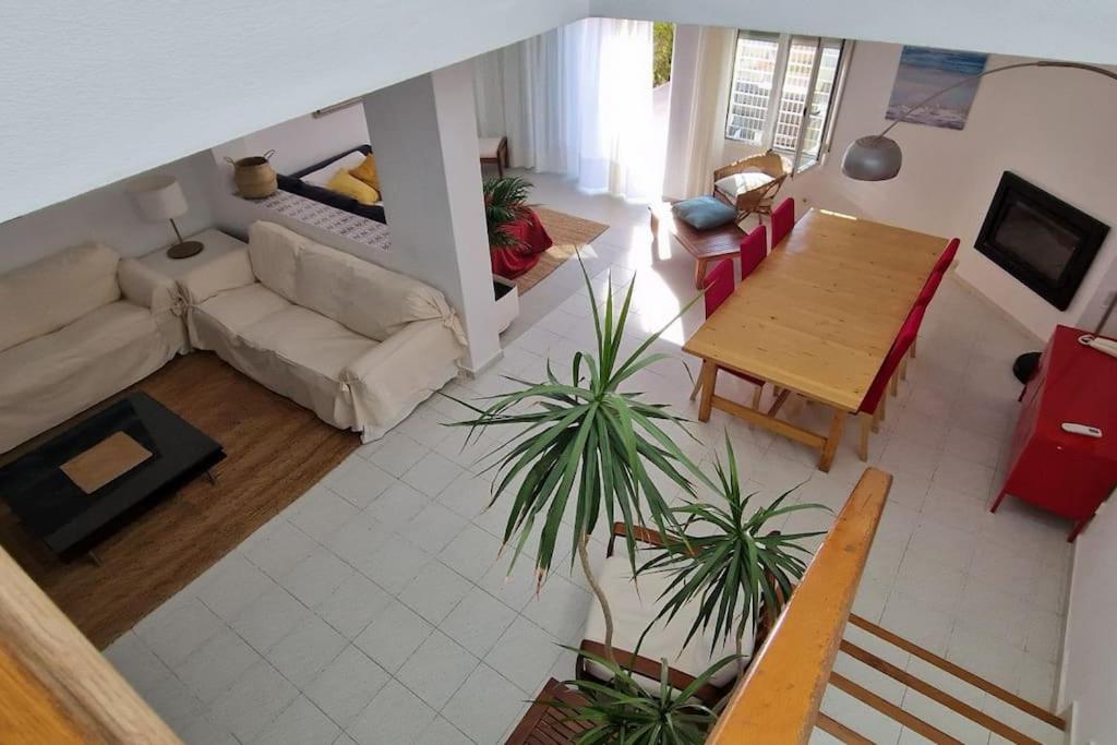 Four-Bedroom House photo 2