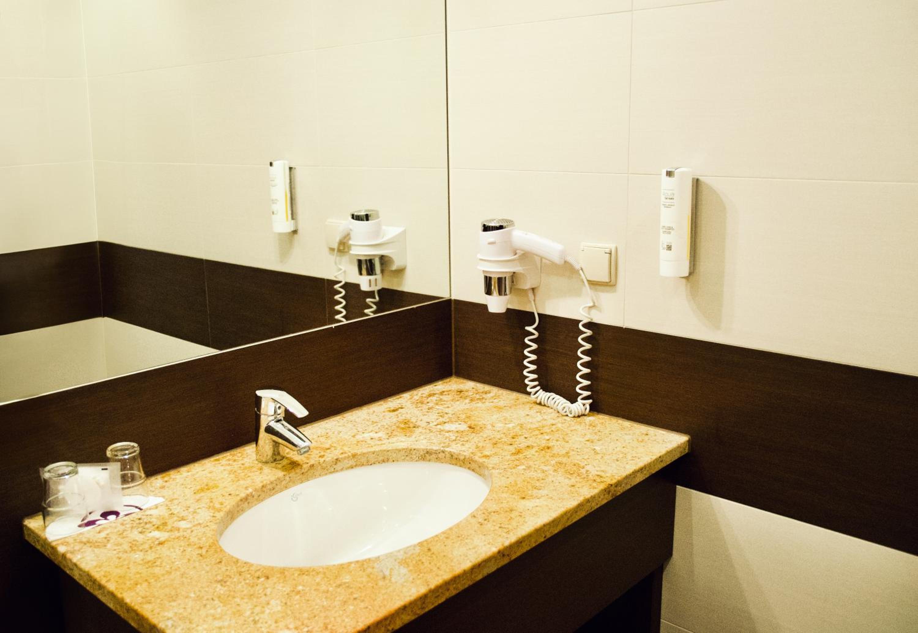 Standard Double or Twin Room photo 2