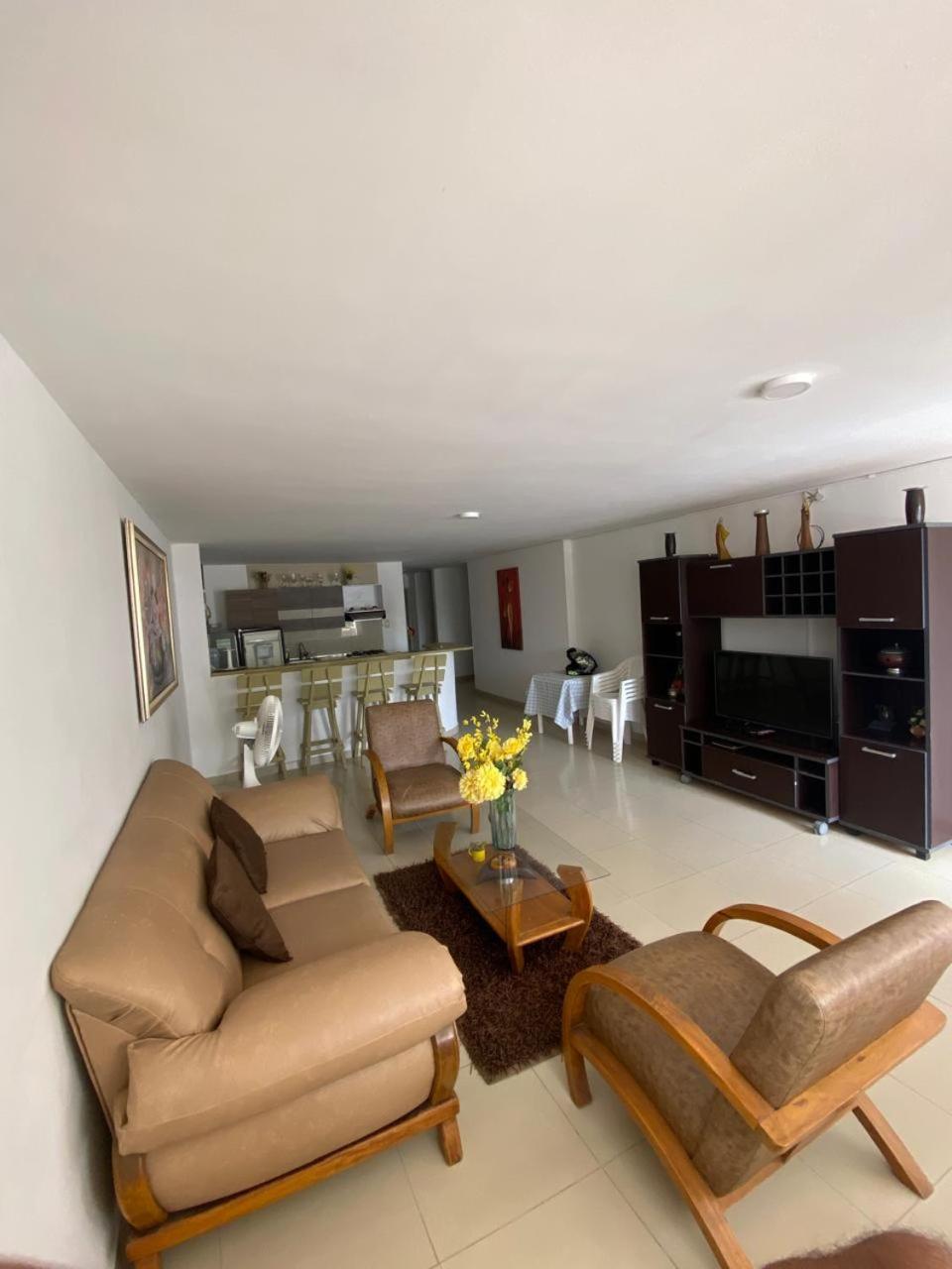 One-Bedroom Apartment photo 1