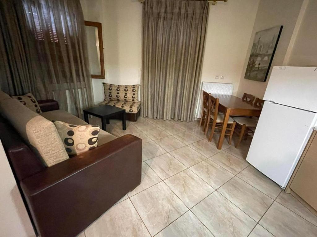 One-Bedroom House photo 1