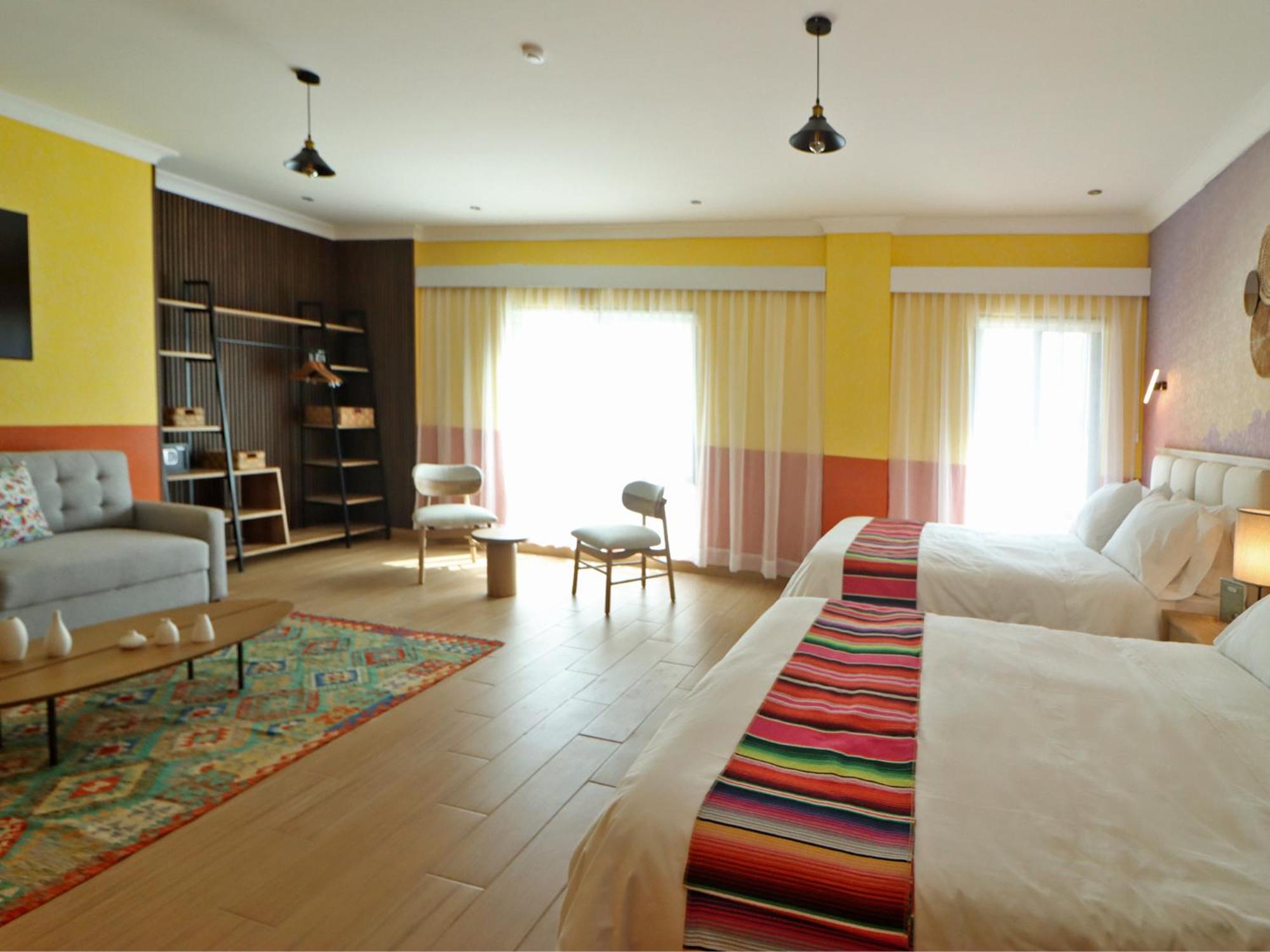 Deluxe Family Suite photo 2