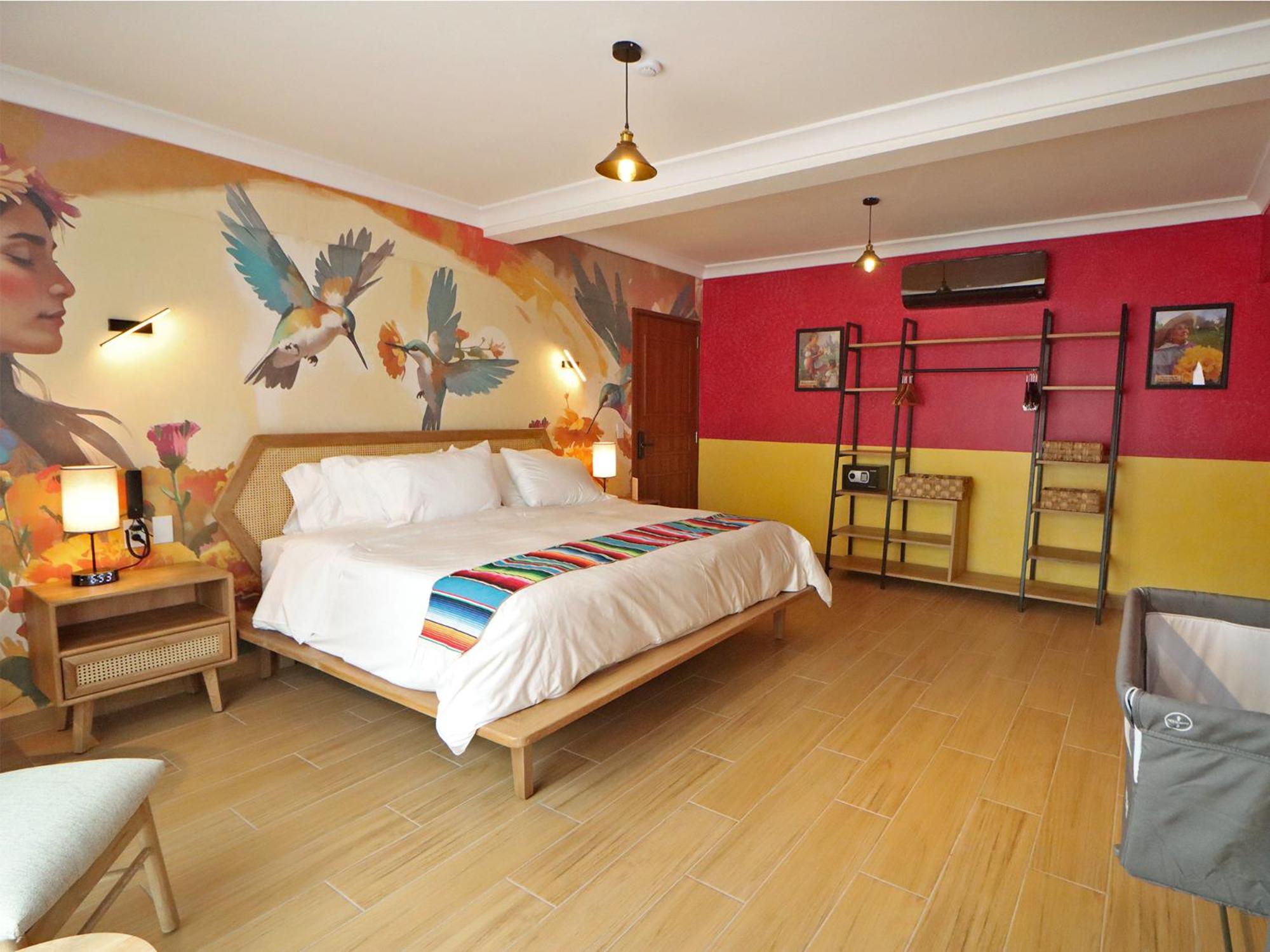 Deluxe King Suite photo 1