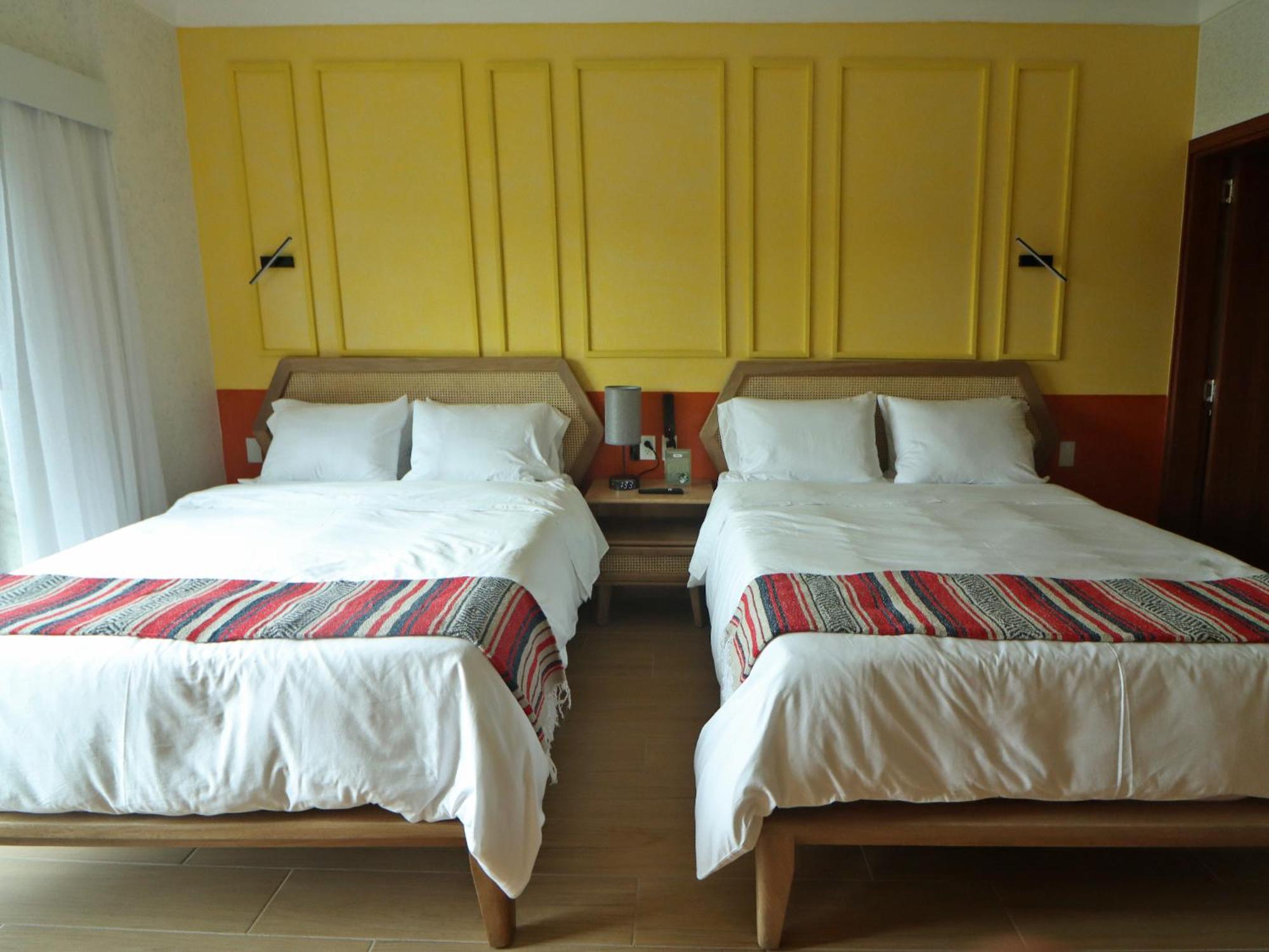 Superior Queen Room with Two Queen Beds photo 3