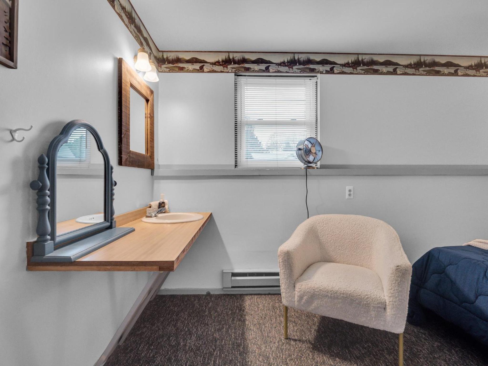 Deluxe Suite - Photo 10