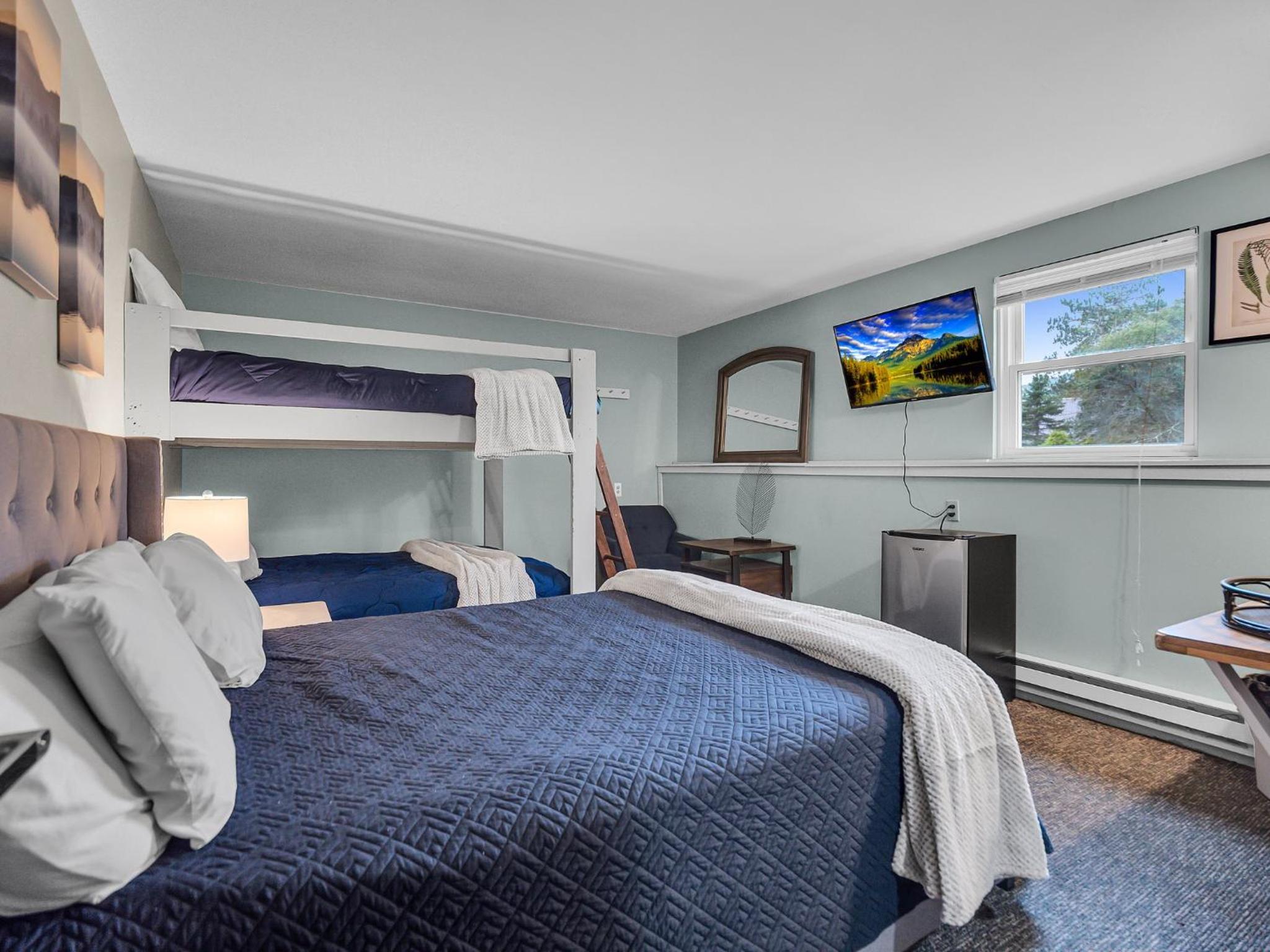 Deluxe Suite - Photo 7