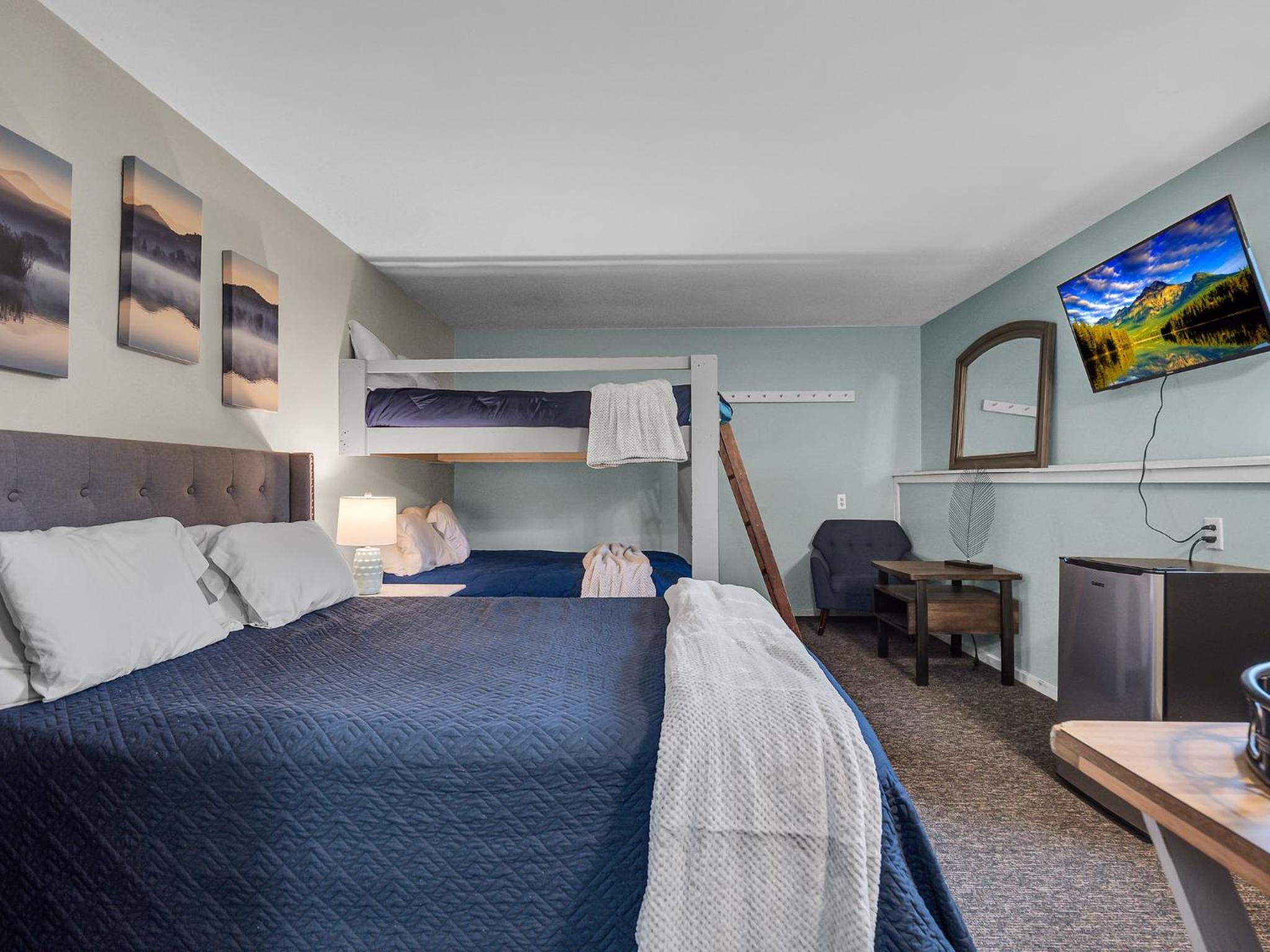 Deluxe Suite - Photo 6