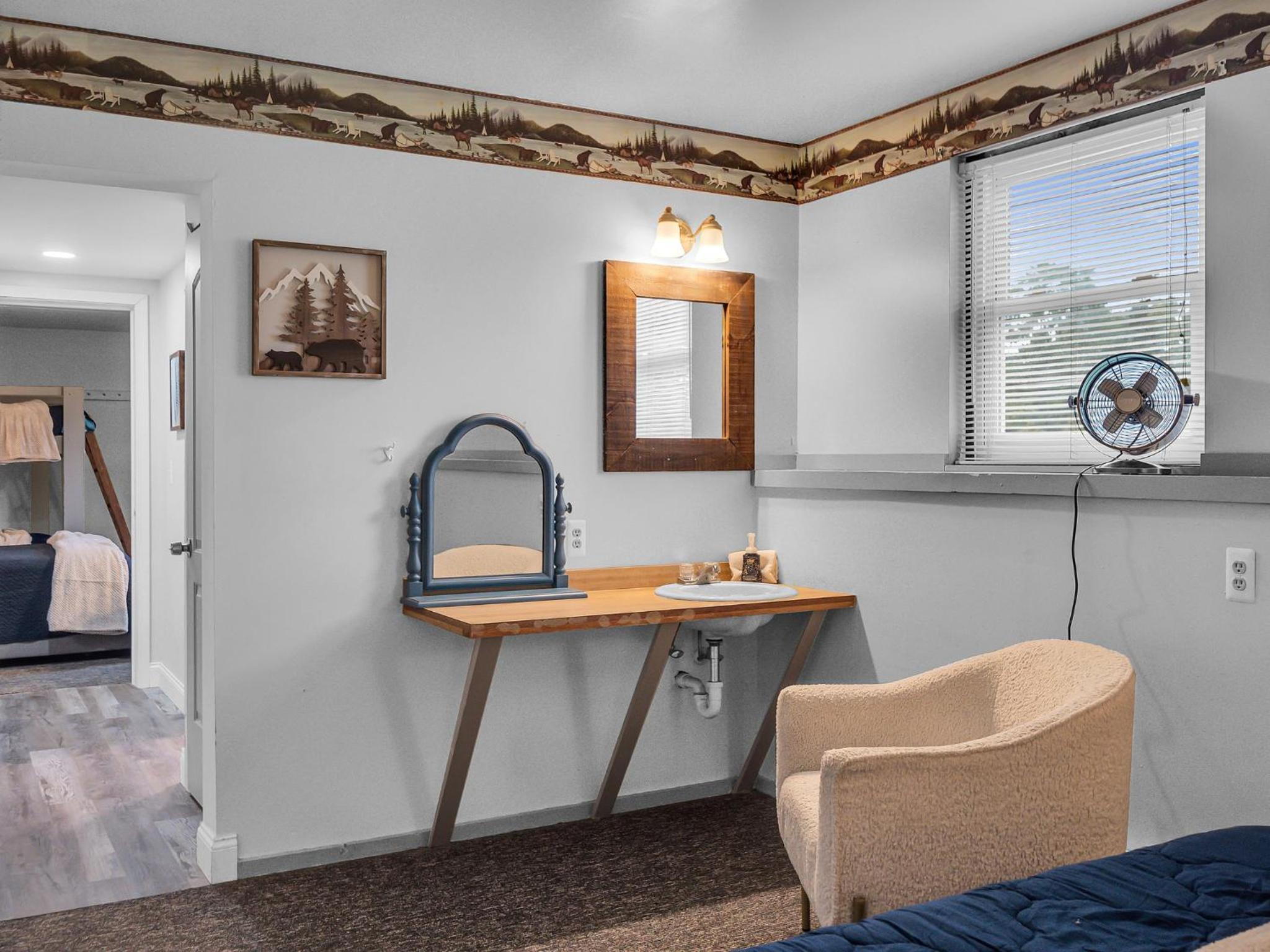 Deluxe Suite - Photo 12
