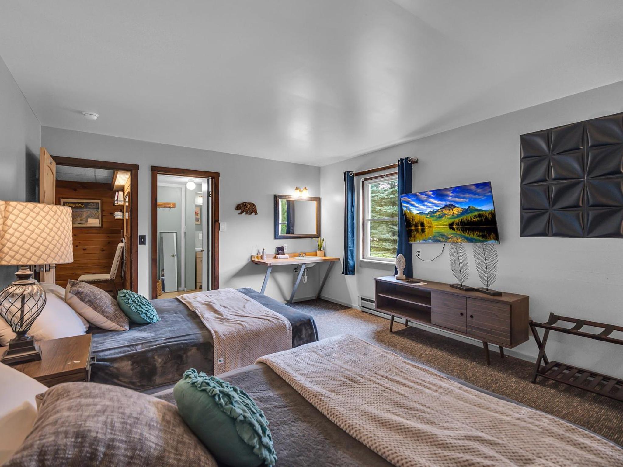 Deluxe Queen Room