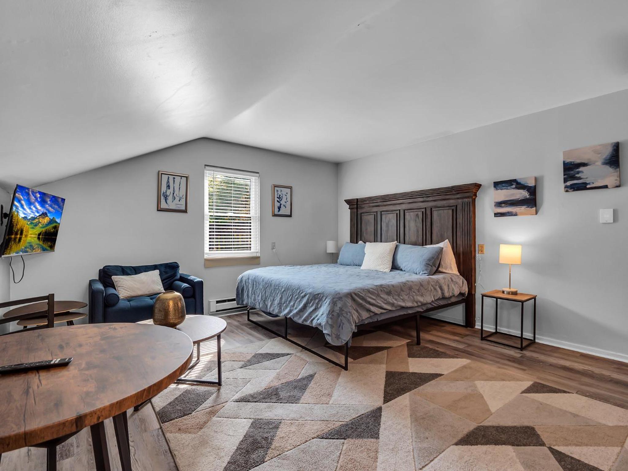 Deluxe Queen Room