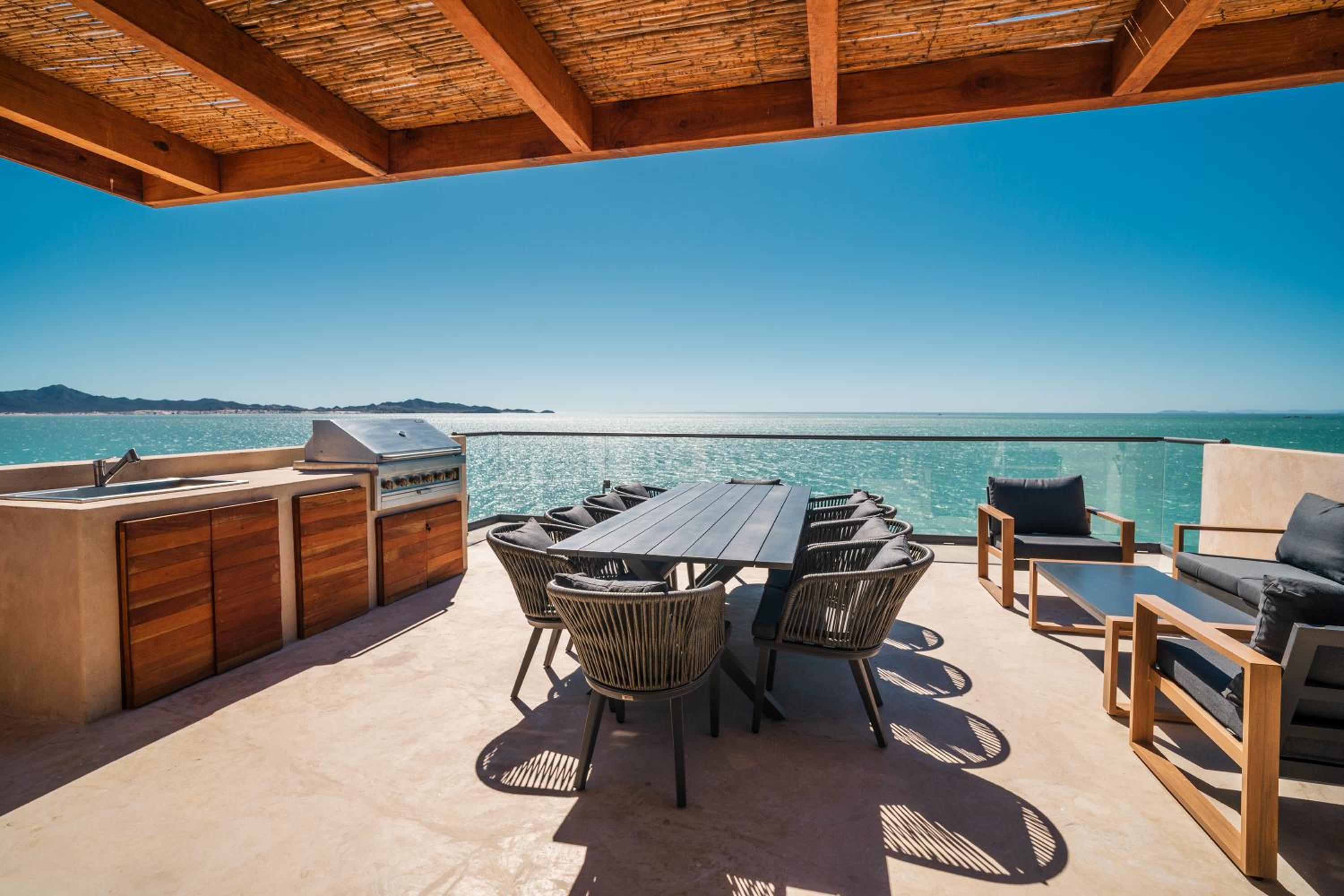 Three-Bedroom Apartment - Oceanfront photo 3