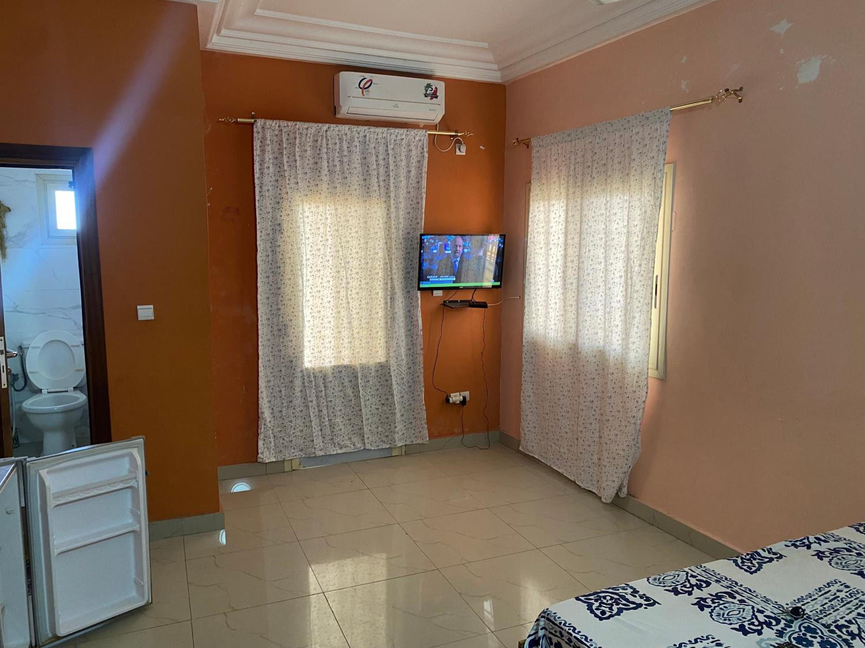 One-Bedroom Apartment photo 2