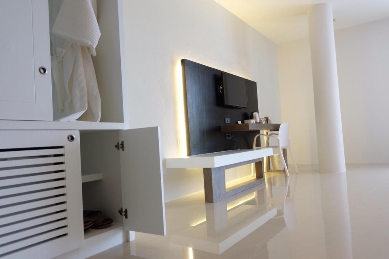 Deluxe Queen Room with Spa Bath