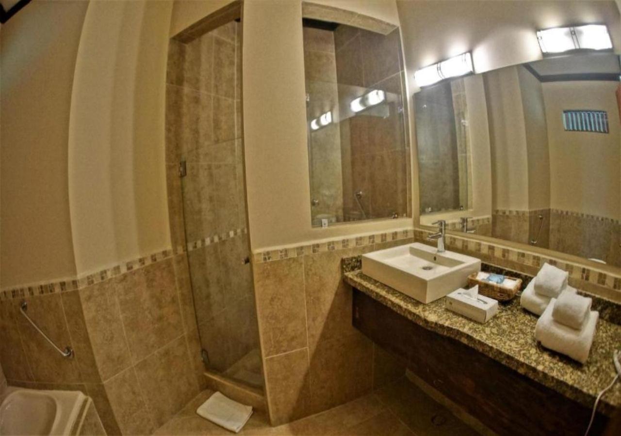 Suite - Photo 3