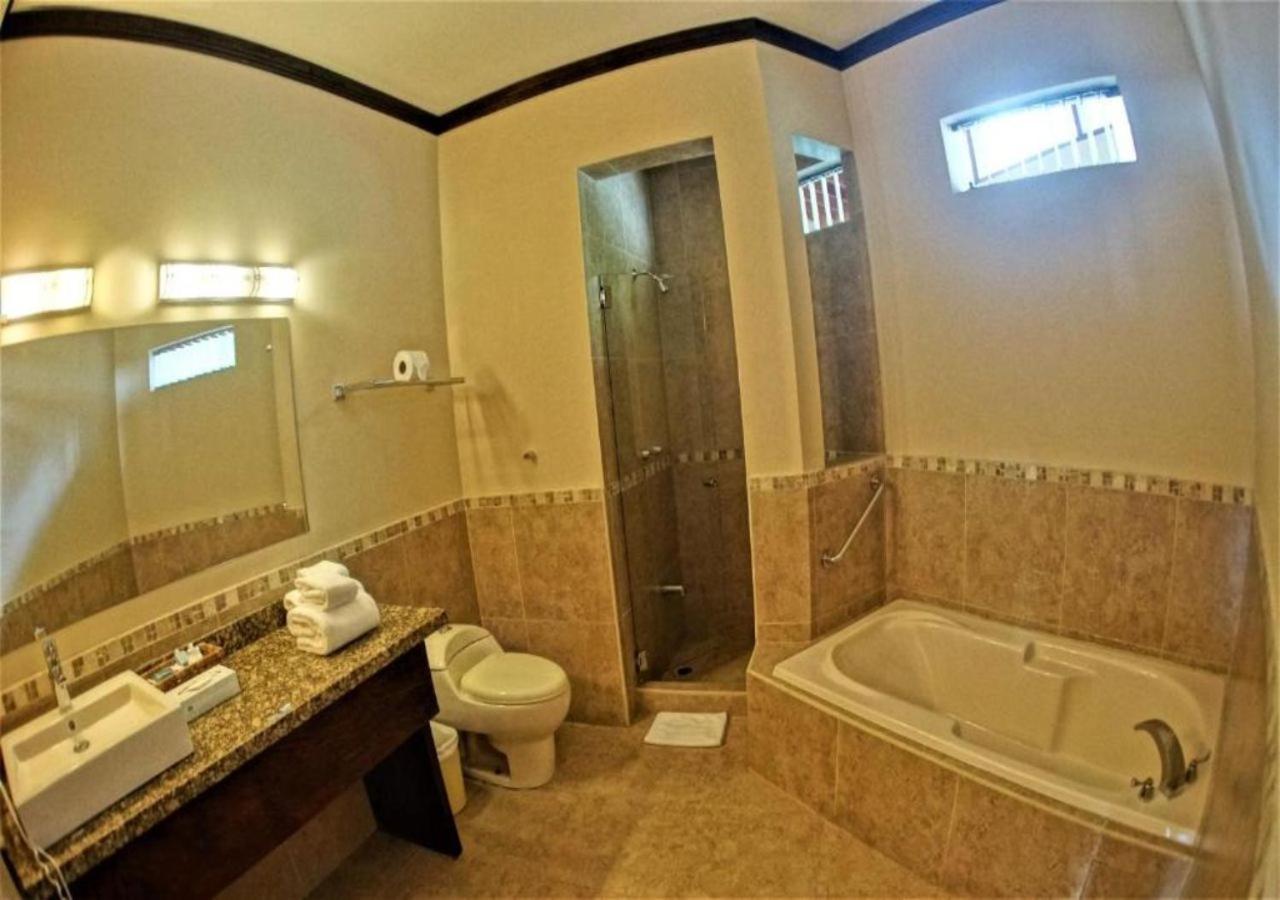 Suite - Photo 2
