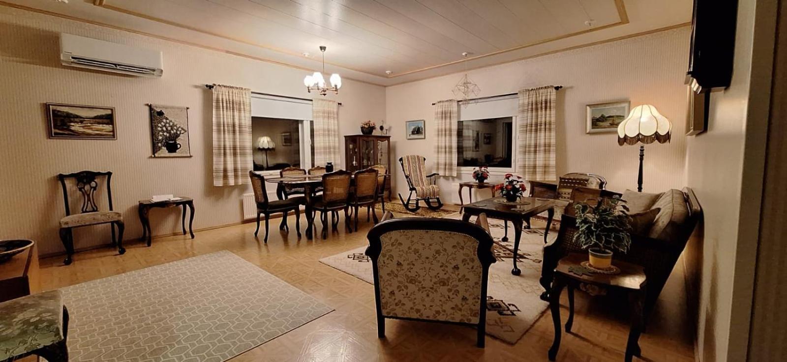 Two-Bedroom Villa - Photo 4